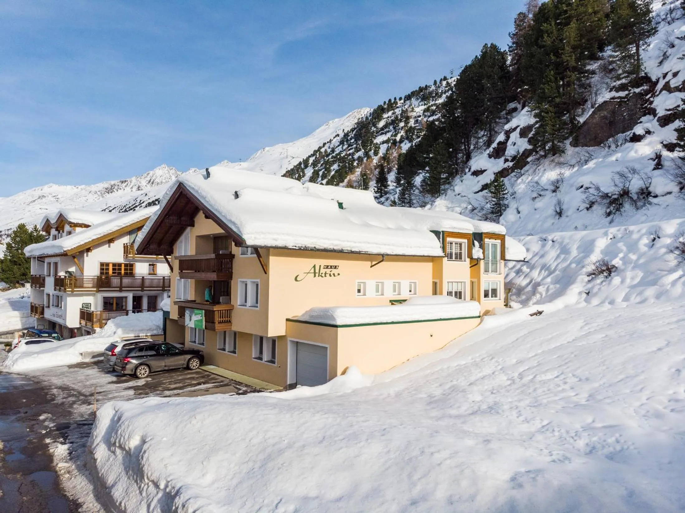 Property building in Haus Aktiv