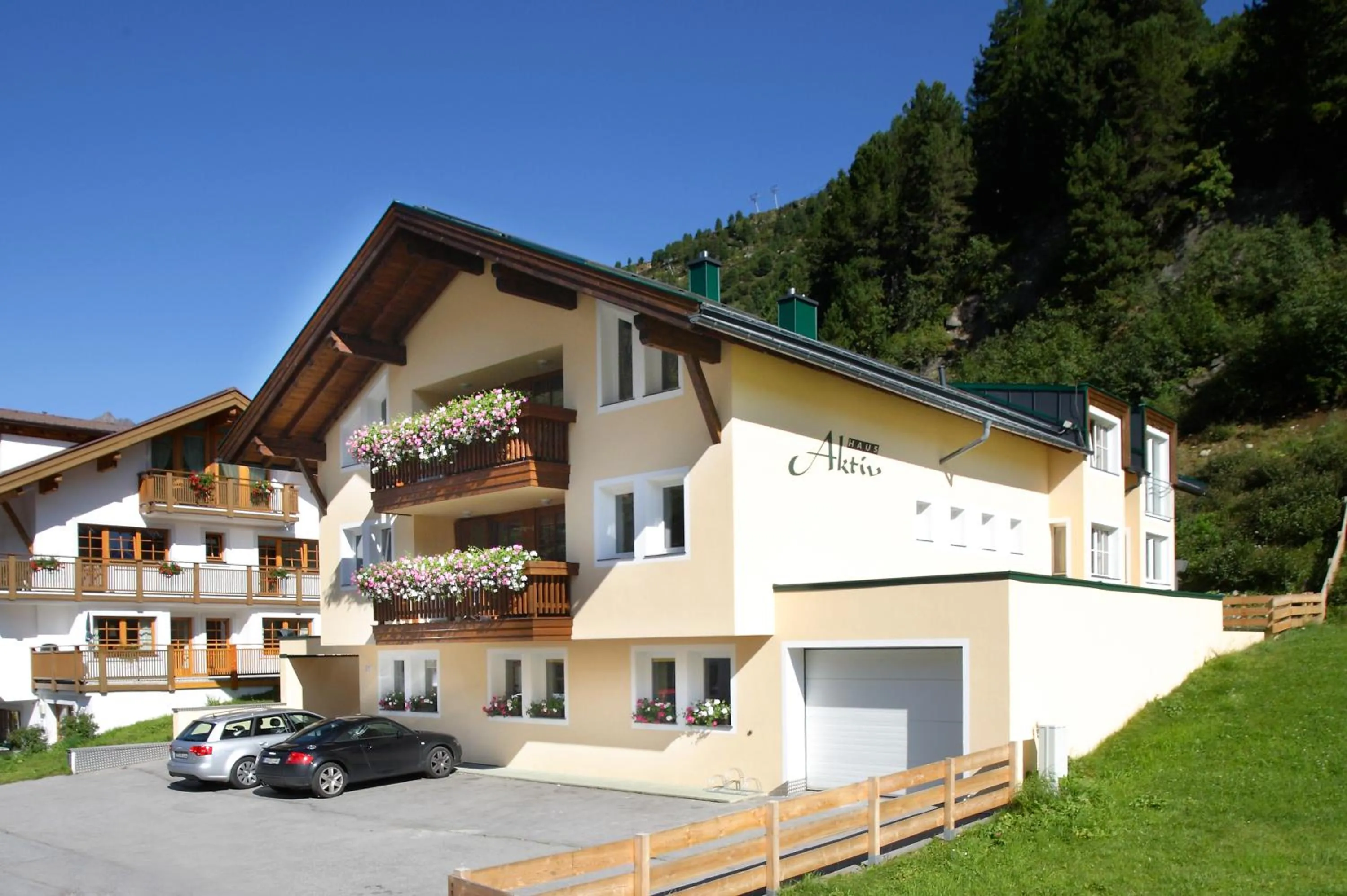 Property building in Haus Aktiv