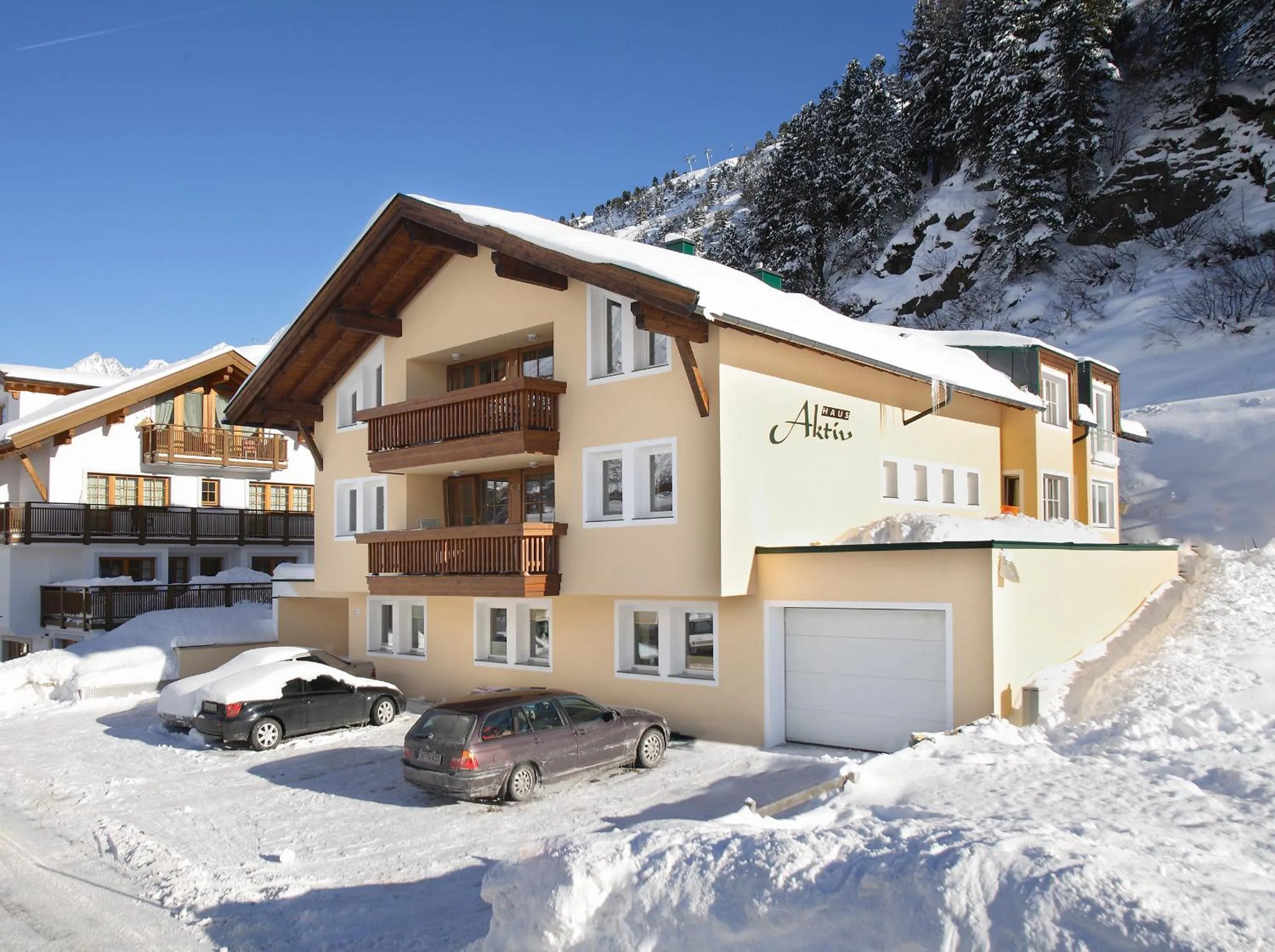 Property building in Haus Aktiv