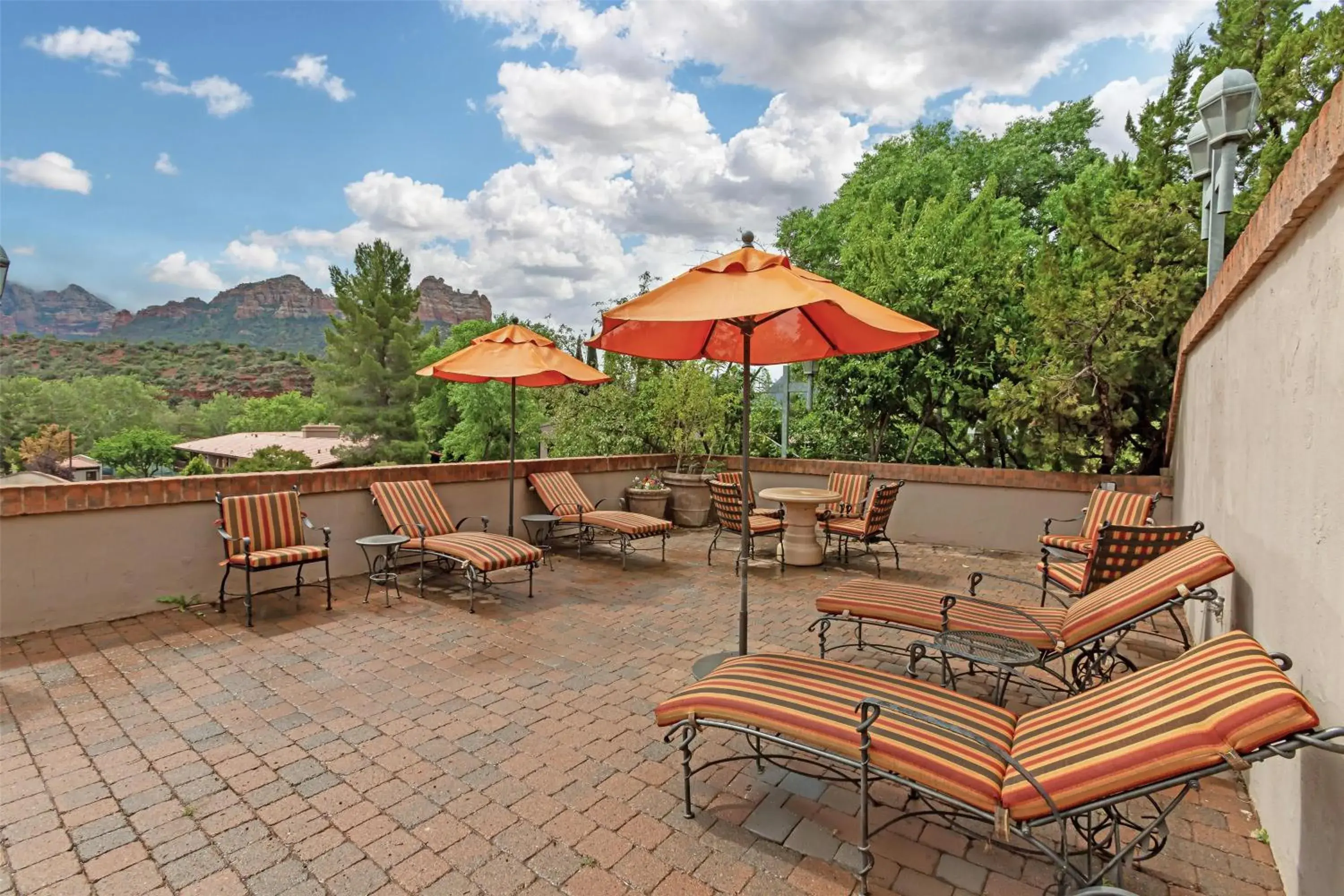 Pool view in Best Western Plus Arroyo Roble Hotel & Creekside Villas Pool view in Best Western Plus Arroyo Roble Hotel & Creekside Villas