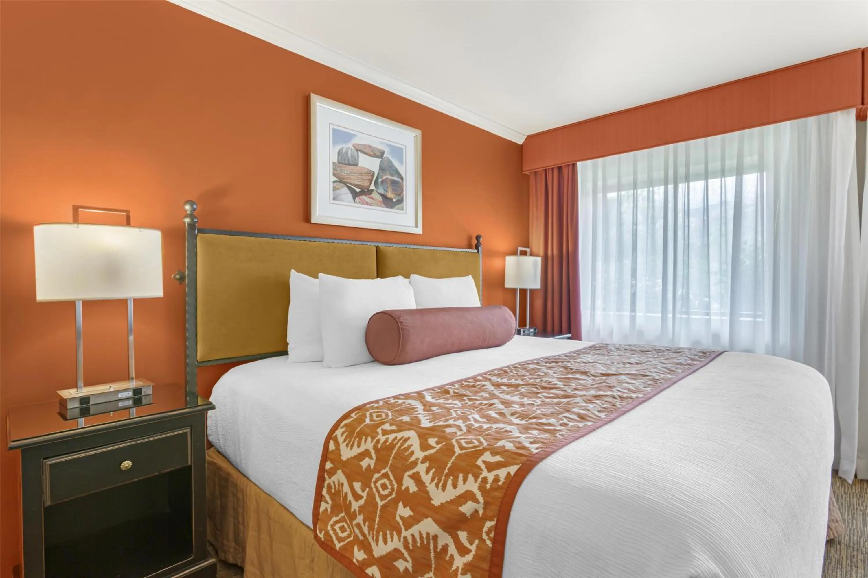 Bedroom, Bed in Best Western Plus Arroyo Roble Hotel & Creekside Villas