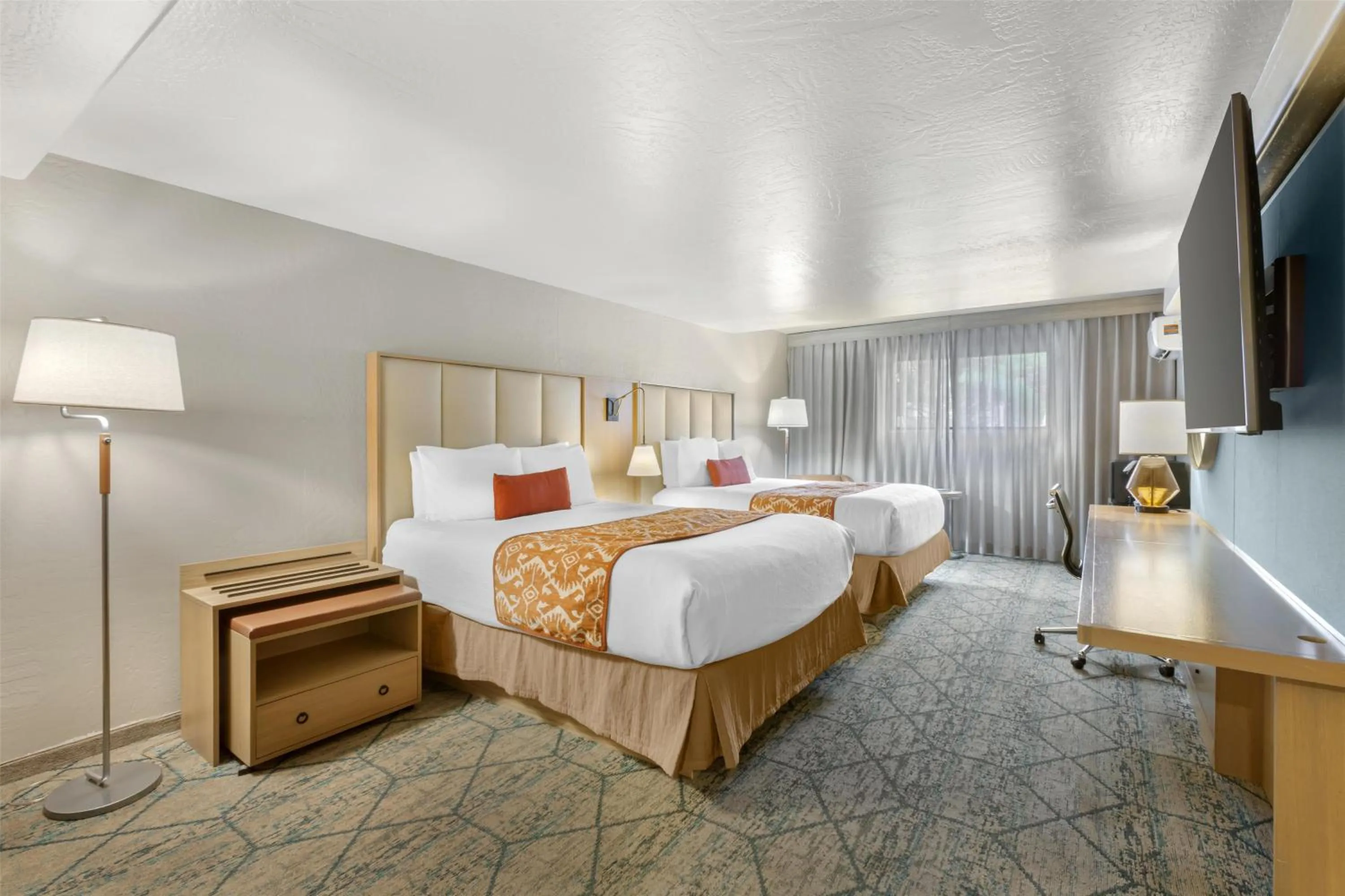 Bedroom, Bed in Best Western Plus Arroyo Roble Hotel & Creekside Villas