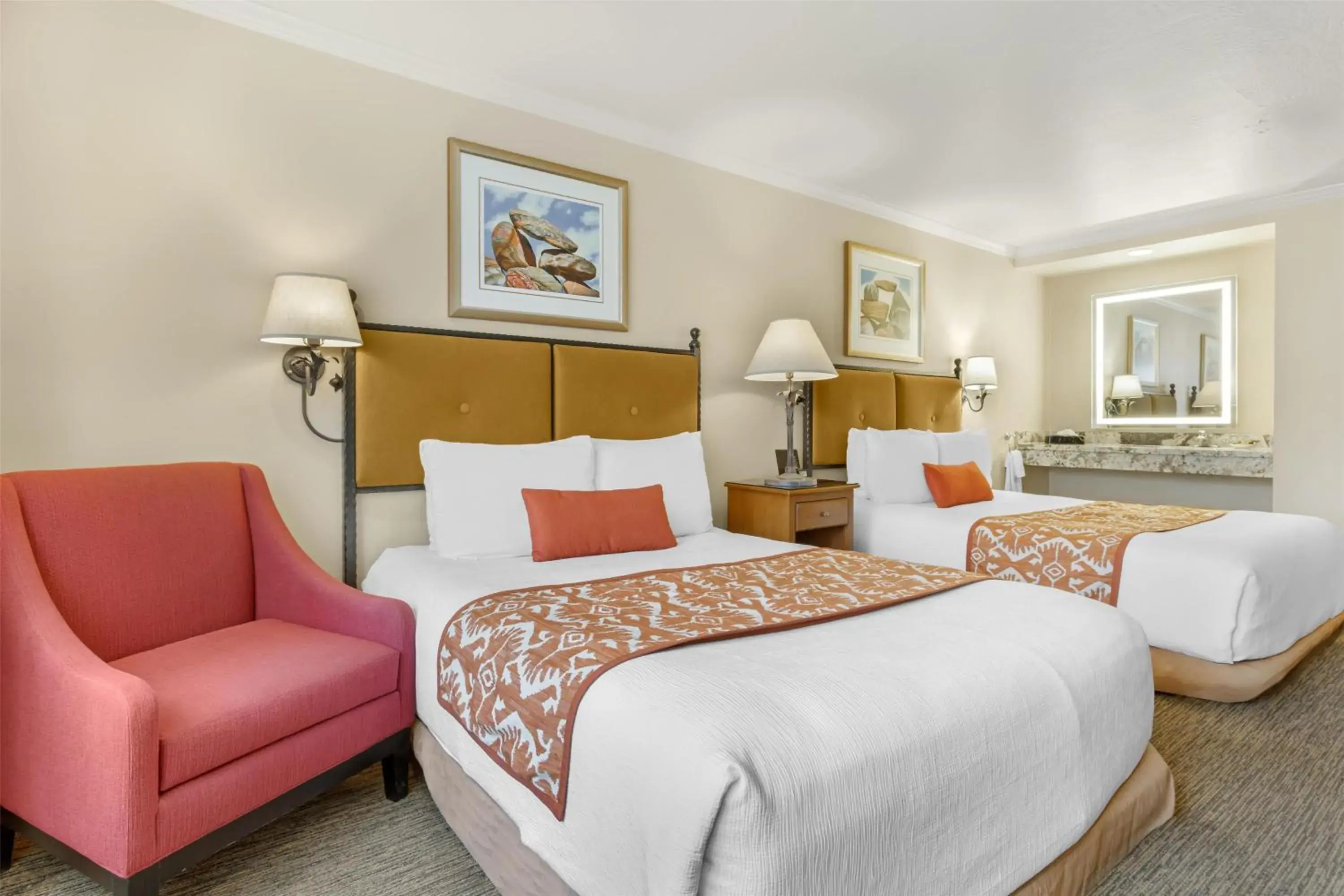 Bedroom, Bed in Best Western Plus Arroyo Roble Hotel & Creekside Villas Bedroom, Bed in Best Western Plus Arroyo Roble Hotel & Creekside Villas