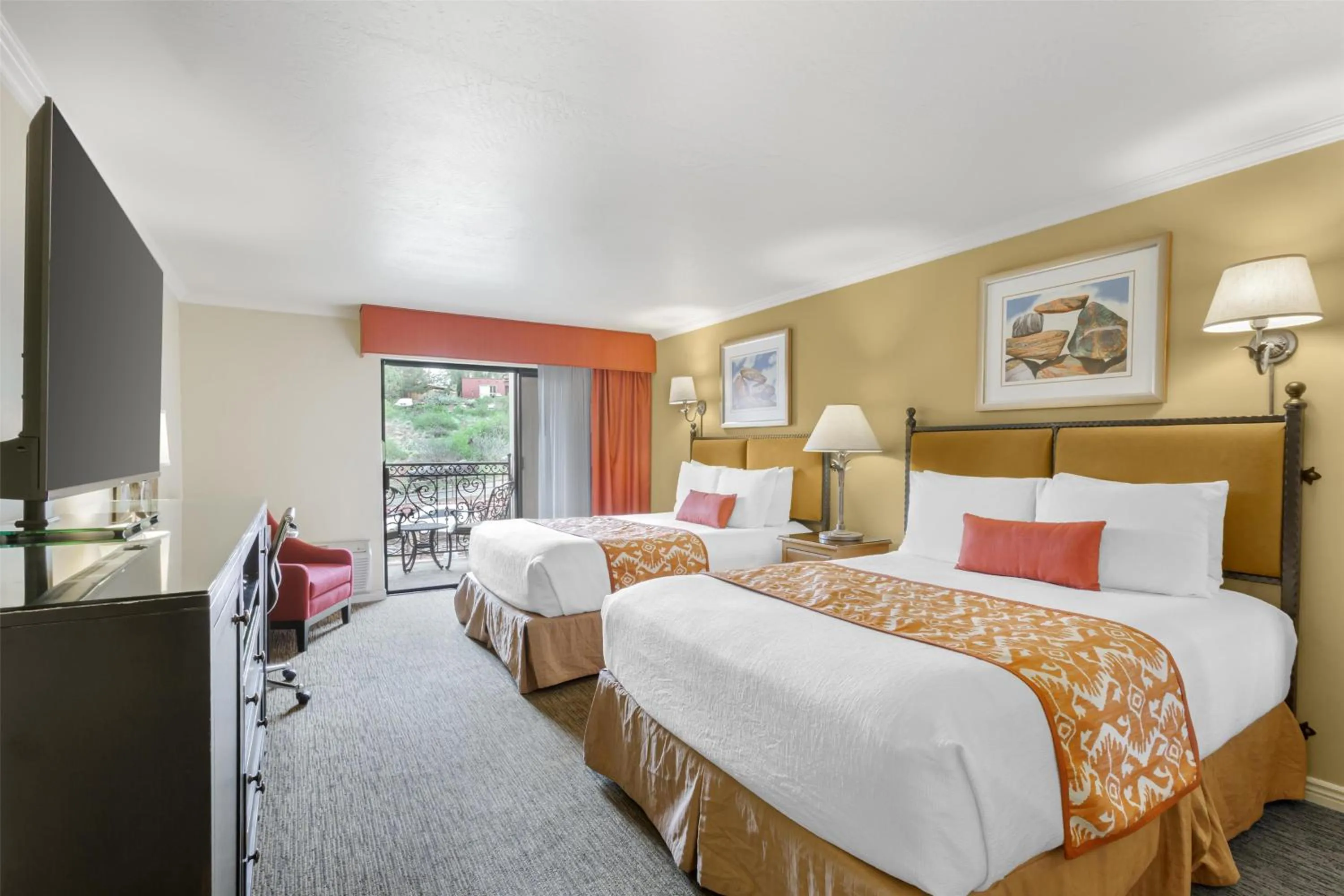 Bedroom, Bed in Best Western Plus Arroyo Roble Hotel & Creekside Villas