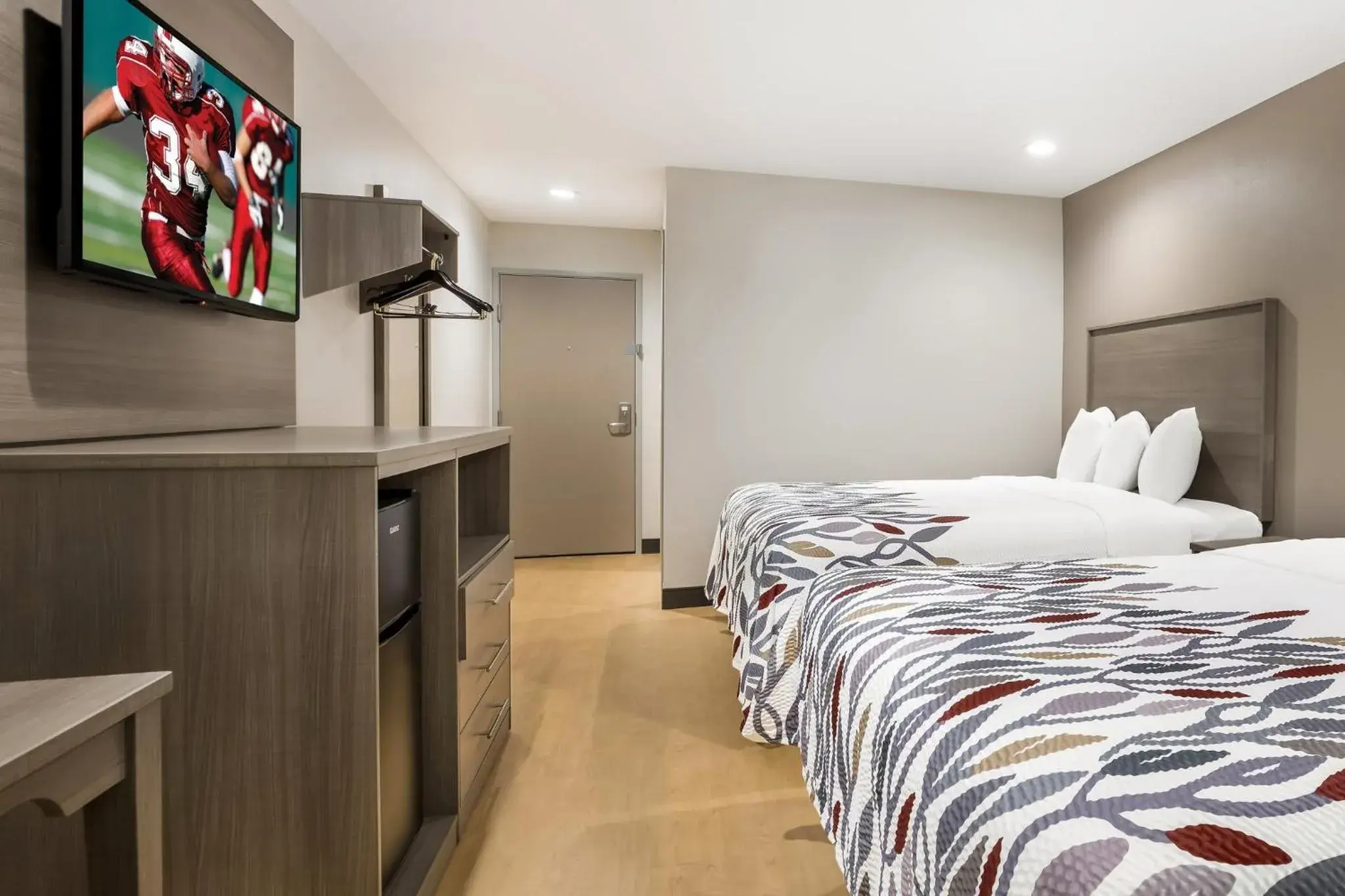 Photo of the whole room, Bed in Red Roof Inn Sulphur Photo of the whole room, Bed in Red Roof Inn Sulphur