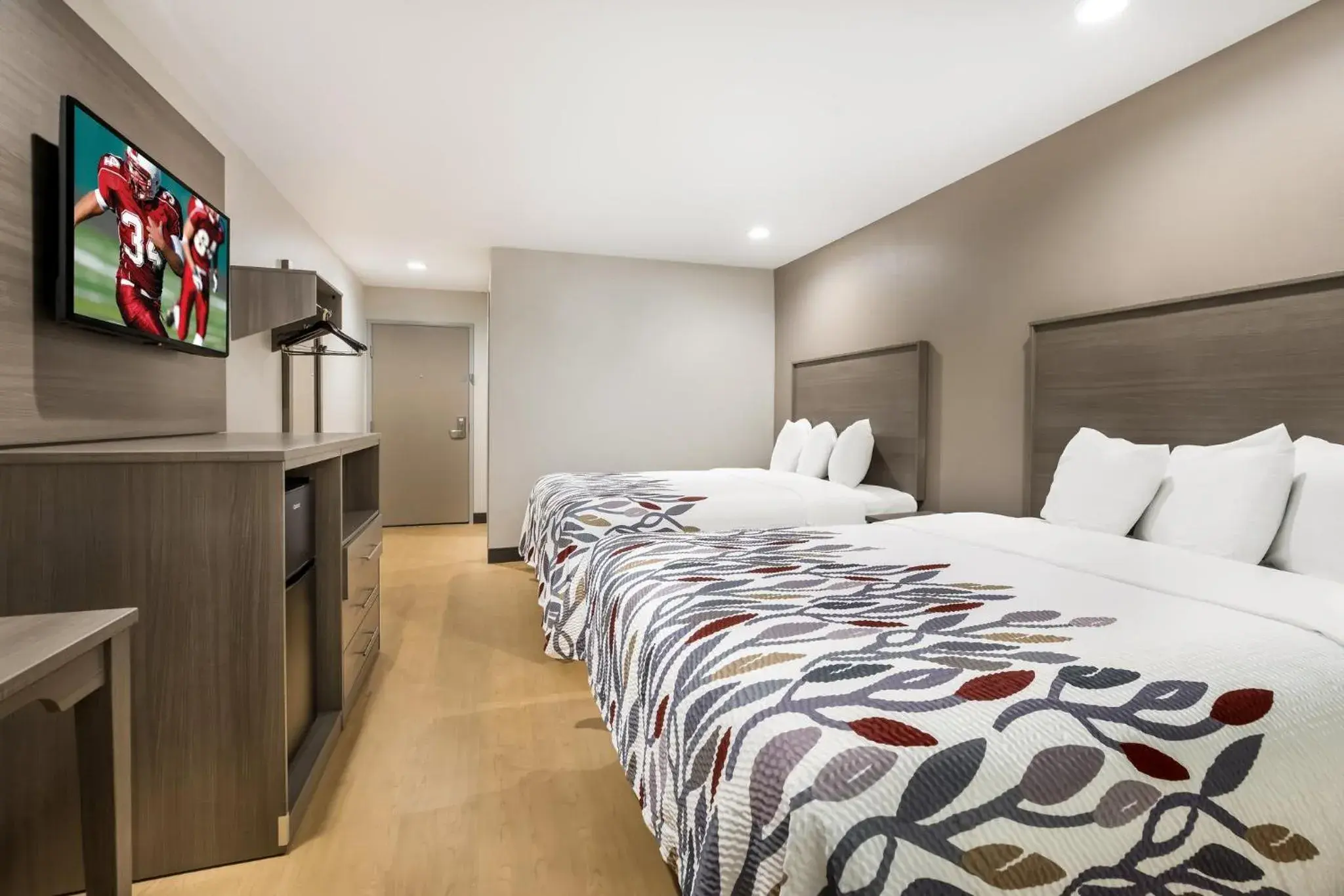 Photo of the whole room, Bed in Red Roof Inn Sulphur Photo of the whole room, Bed in Red Roof Inn Sulphur