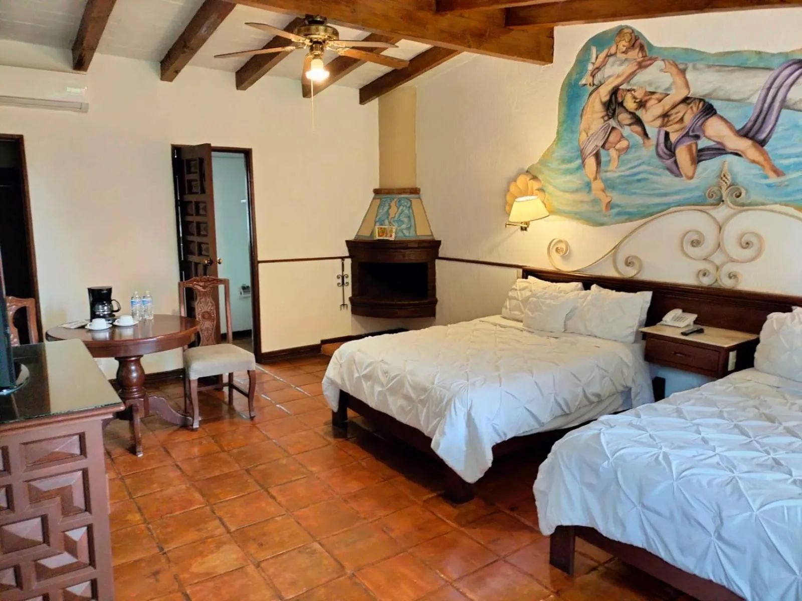 Breakfast, Bed in Villa San Jose Hotel & Suites