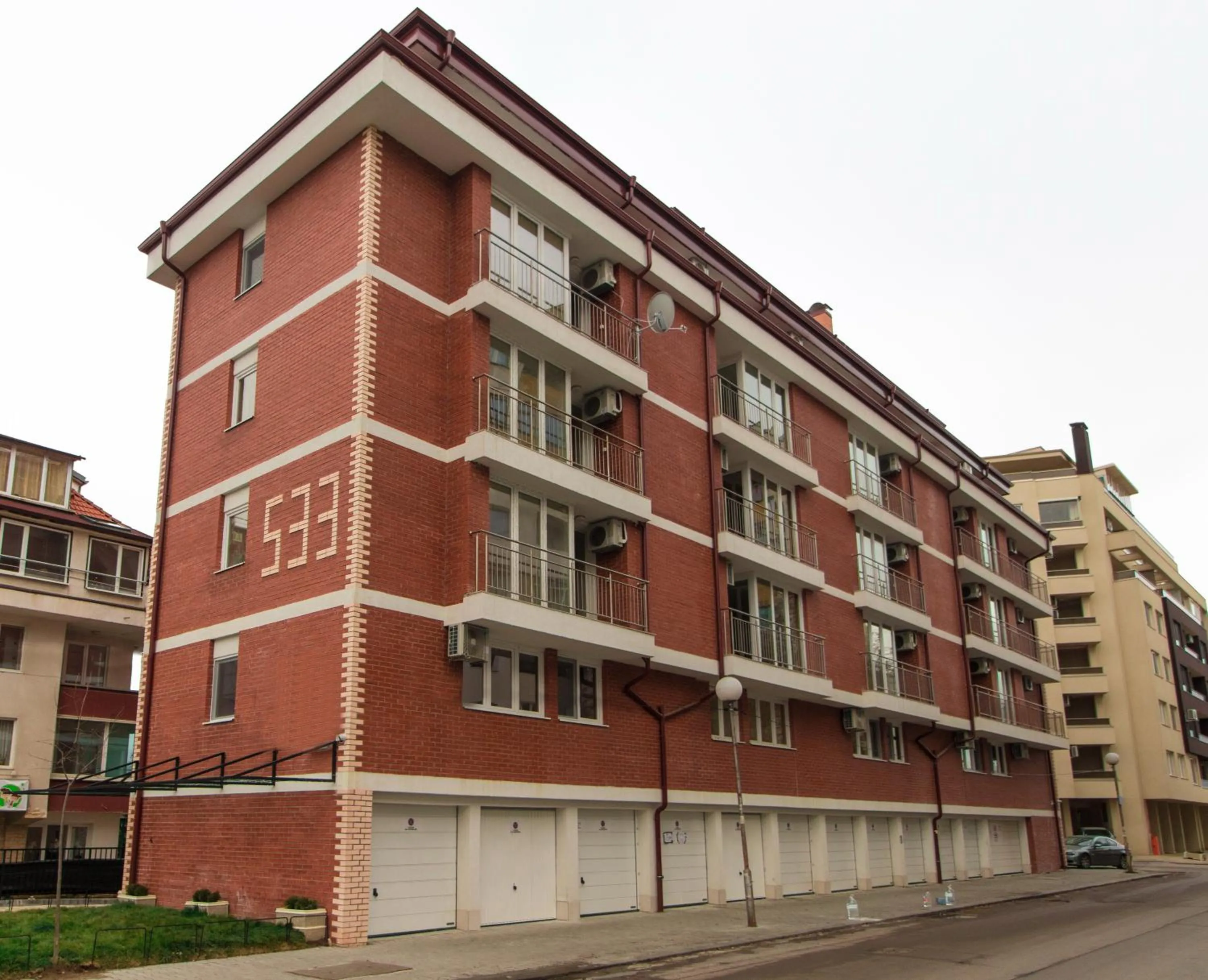 Facade/entrance in BLOCK 531 ApartHouse BLOCK 533