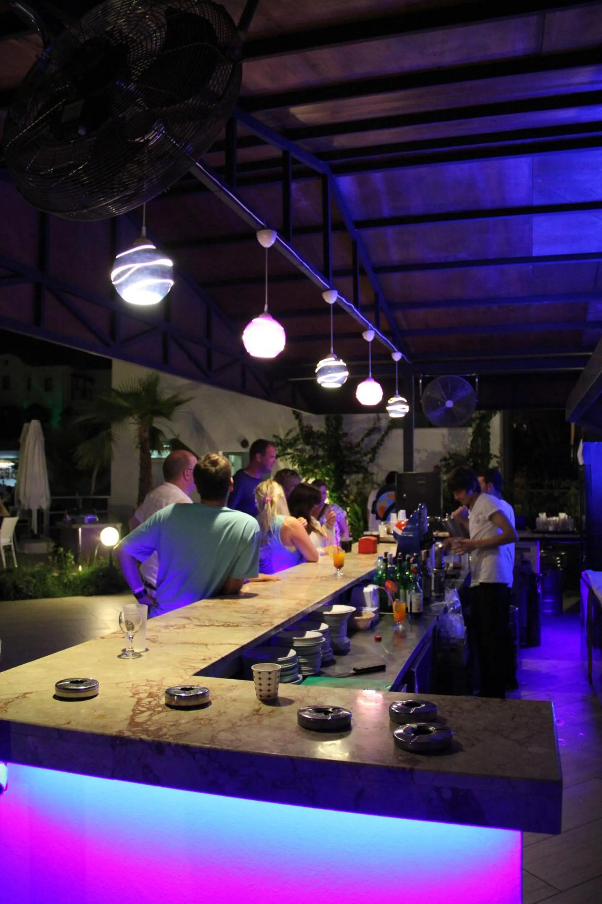 Alcoholic drinks in Club Shark Hotel