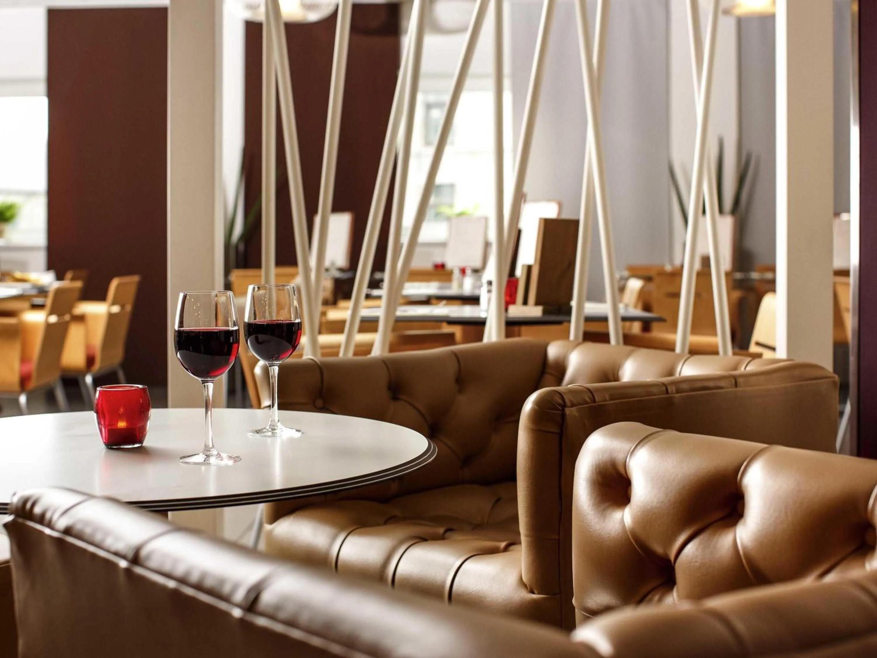 Lounge or bar in ibis Aberdeen Centre – Quayside