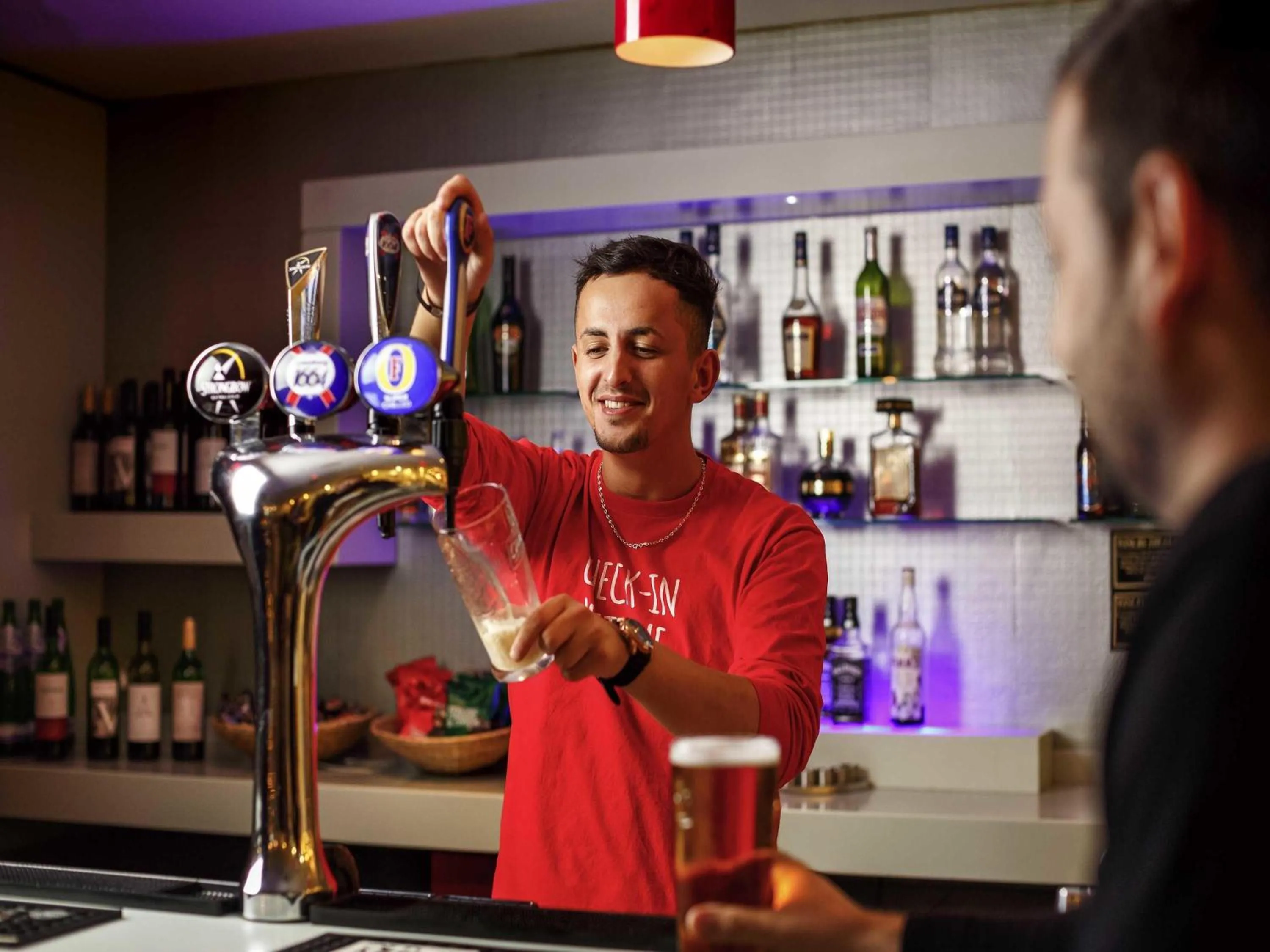 Lounge or bar in ibis Aberdeen Centre – Quayside
