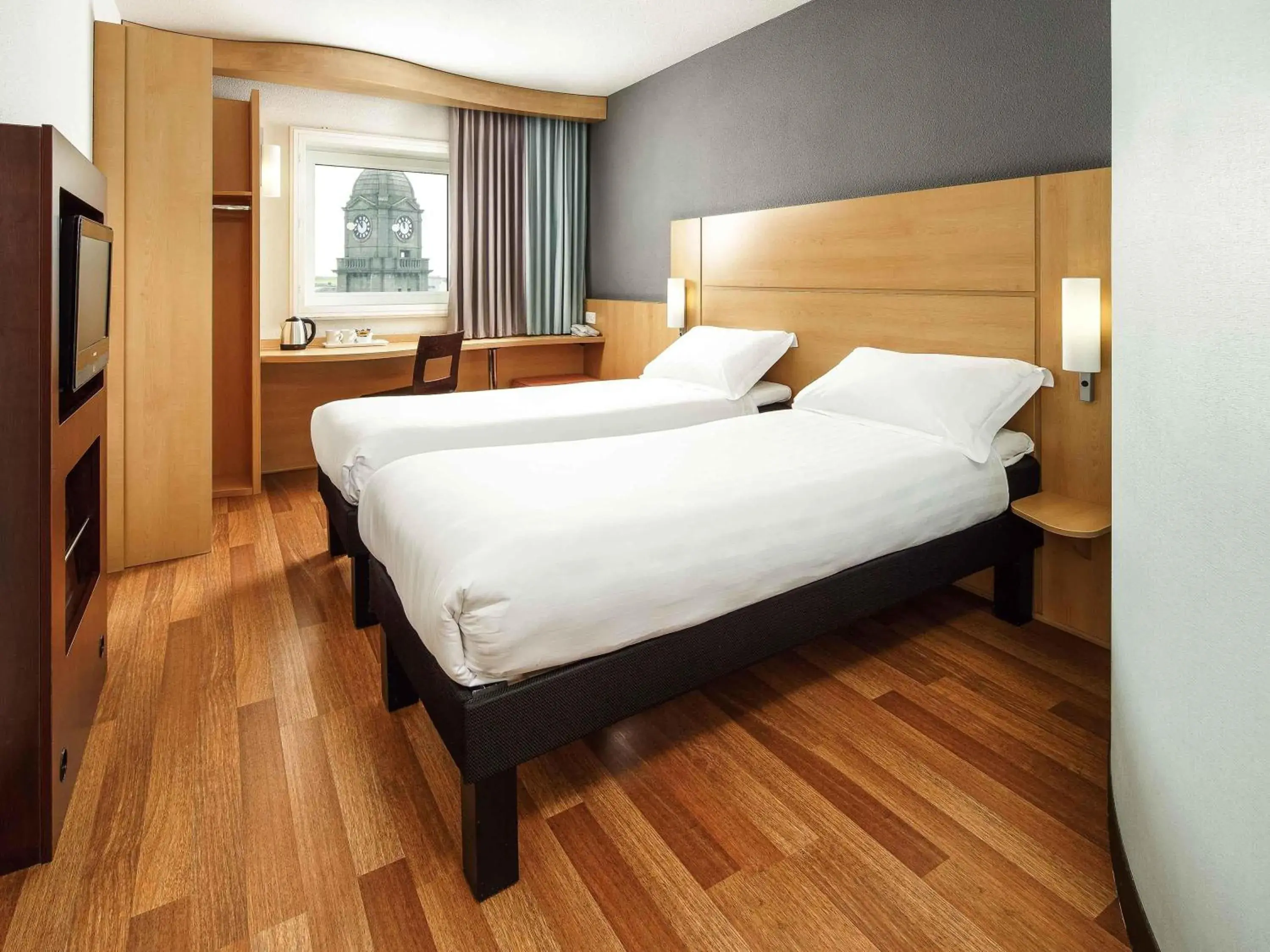 Bedroom, Bed in ibis Aberdeen Centre – Quayside Bedroom, Bed in ibis Aberdeen Centre – Quayside