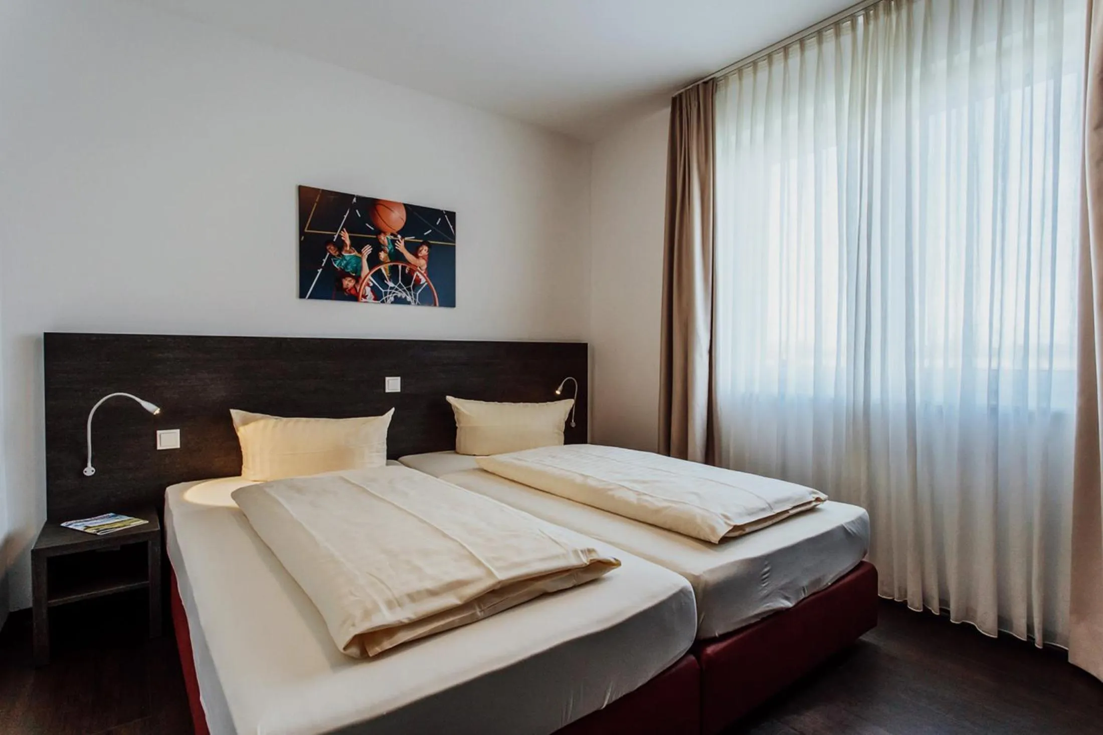 Photo of the whole room, Bed in Hotel Bloemfontein