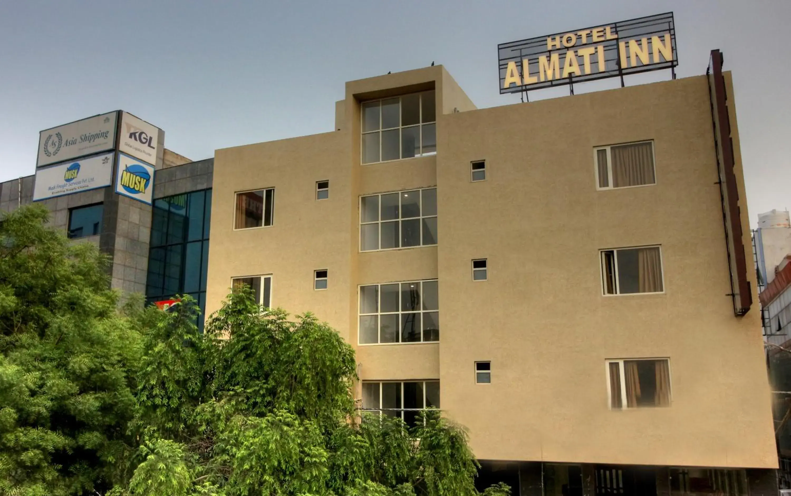 Hotel Almati Inn - Near Delhi Airport Hotel Almati Inn - Near Delhi Airport
