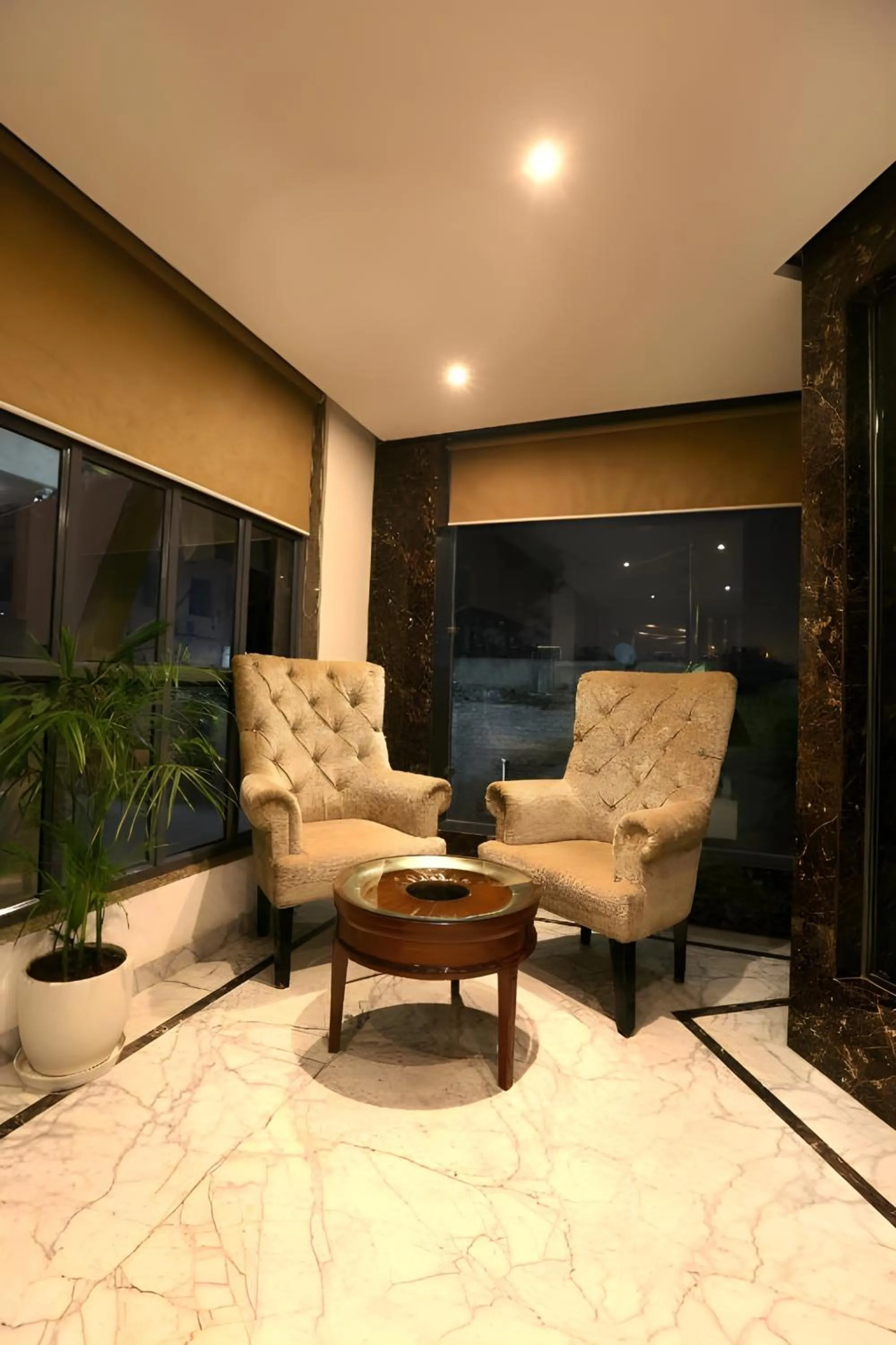 Hotel Almati Inn - Near Delhi Airport