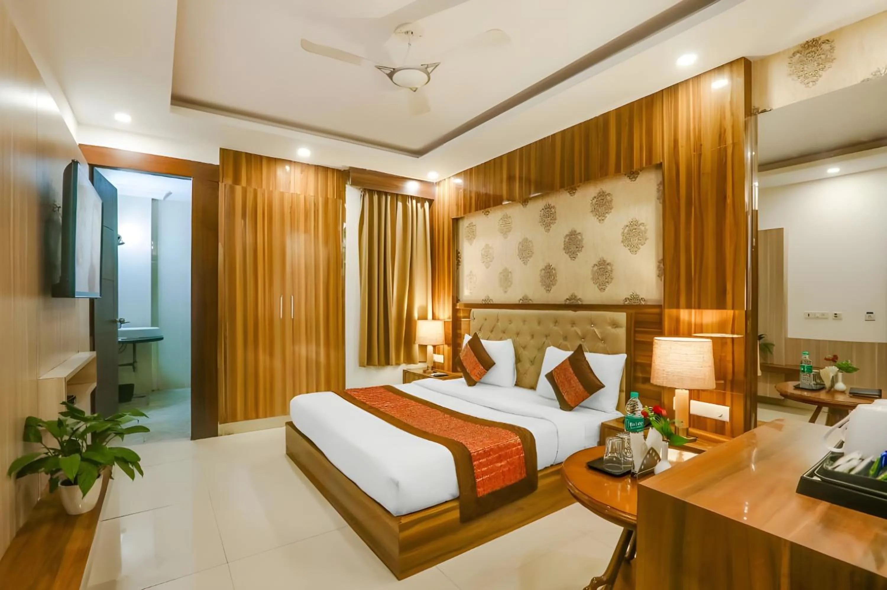 Hotel Almati Inn - Near Delhi Airport
