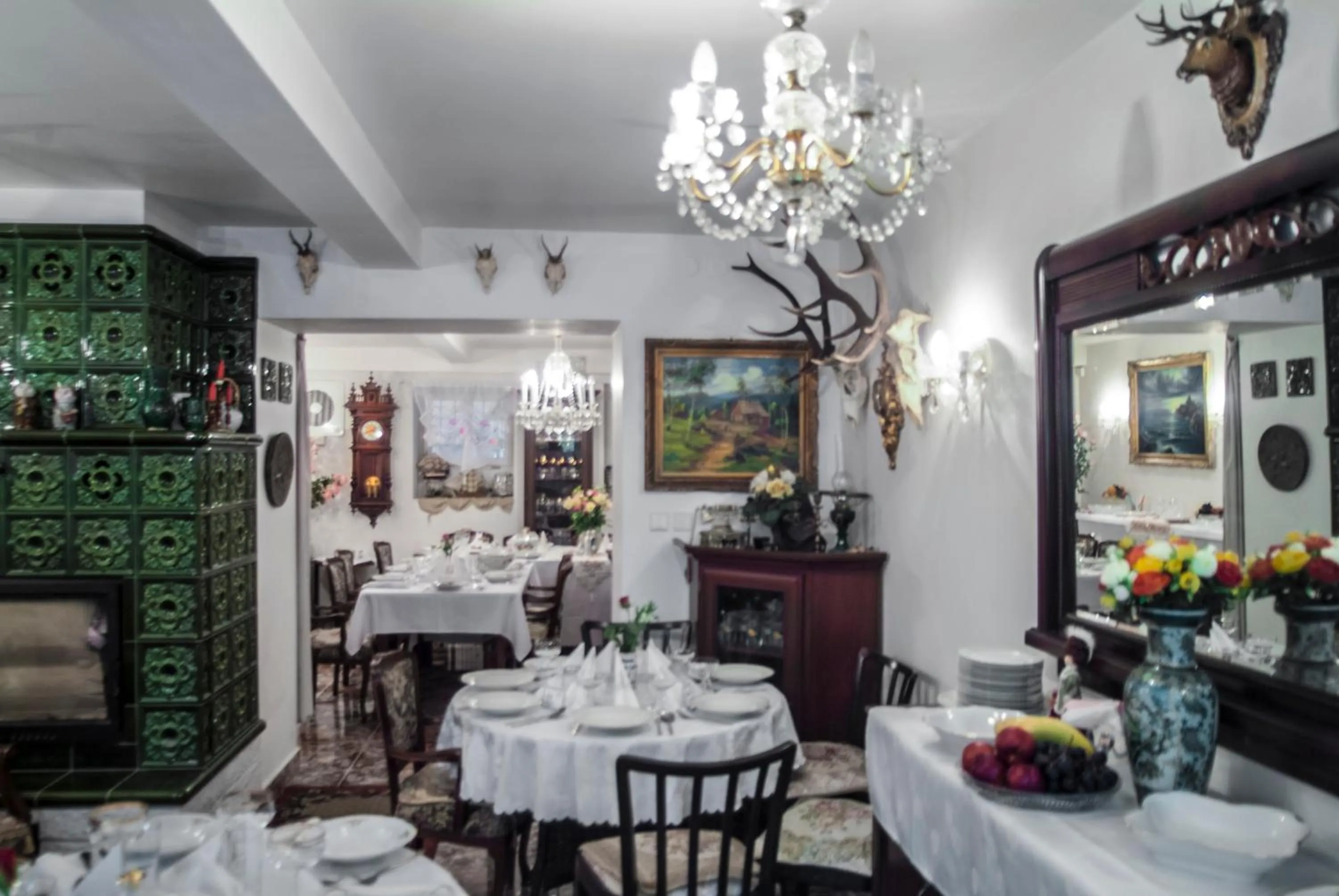 Restaurant/places to eat in Hotel Garni