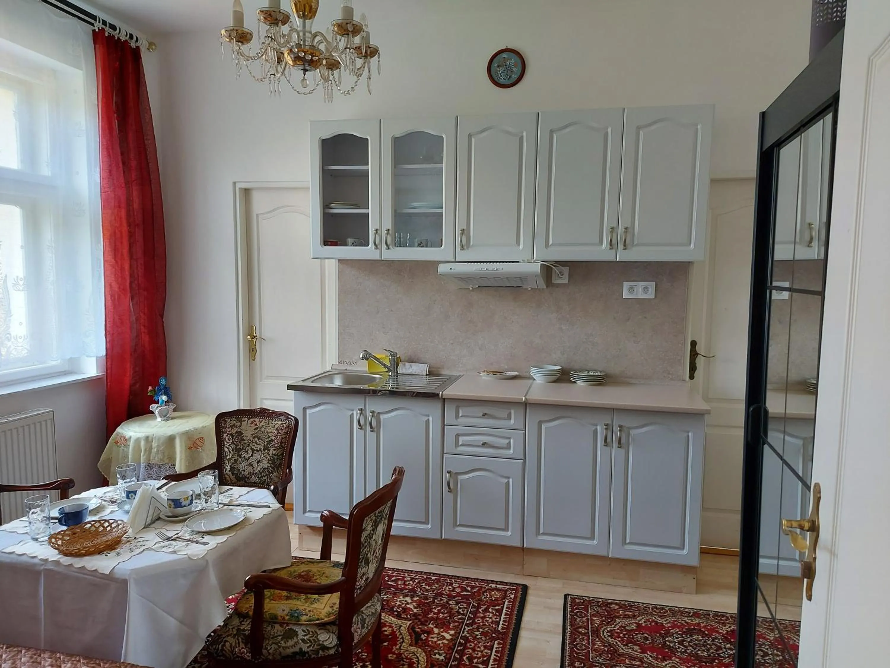Kitchen or kitchenette in Hotel Garni