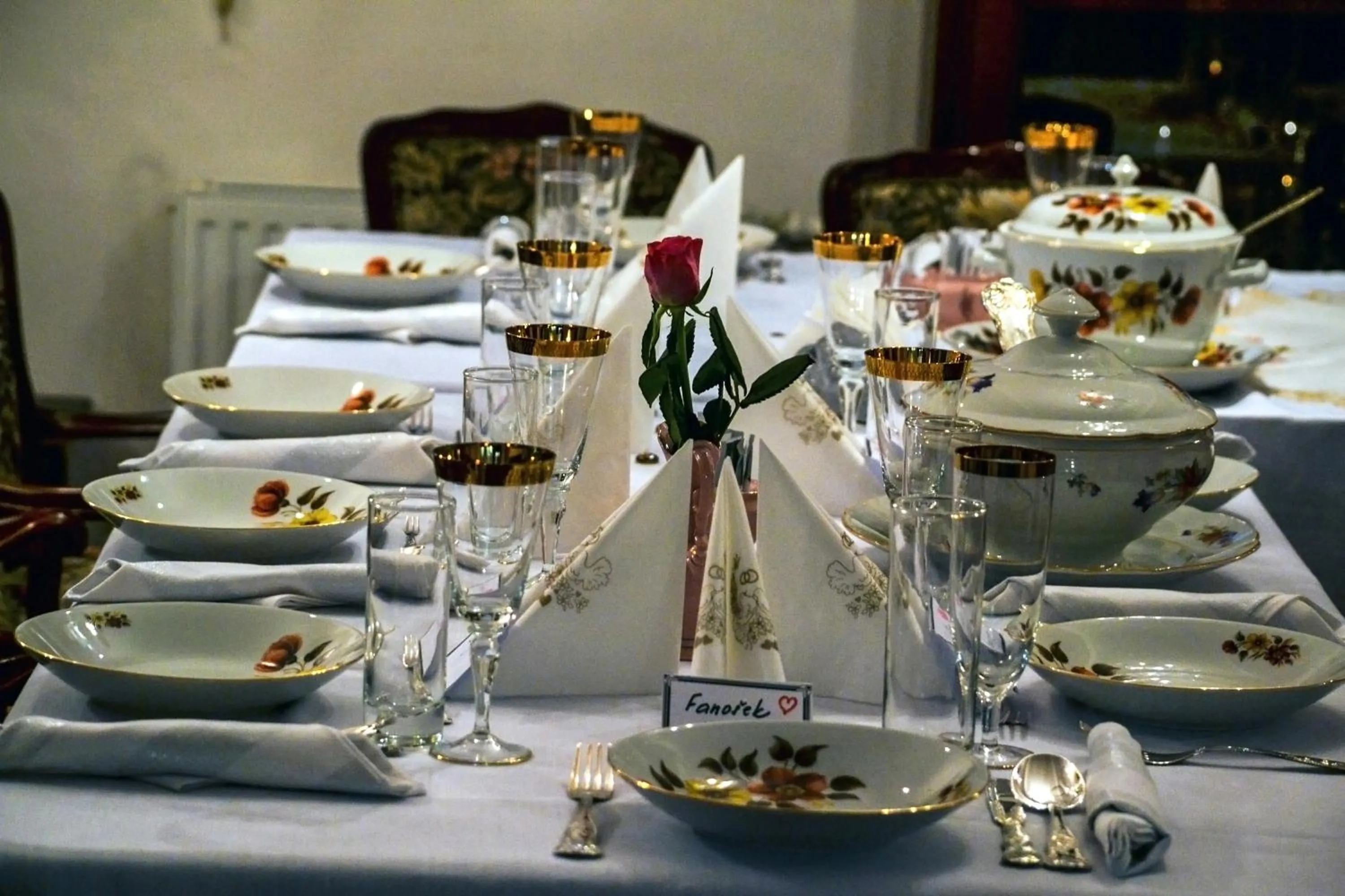 Restaurant/places to eat in Hotel Garni