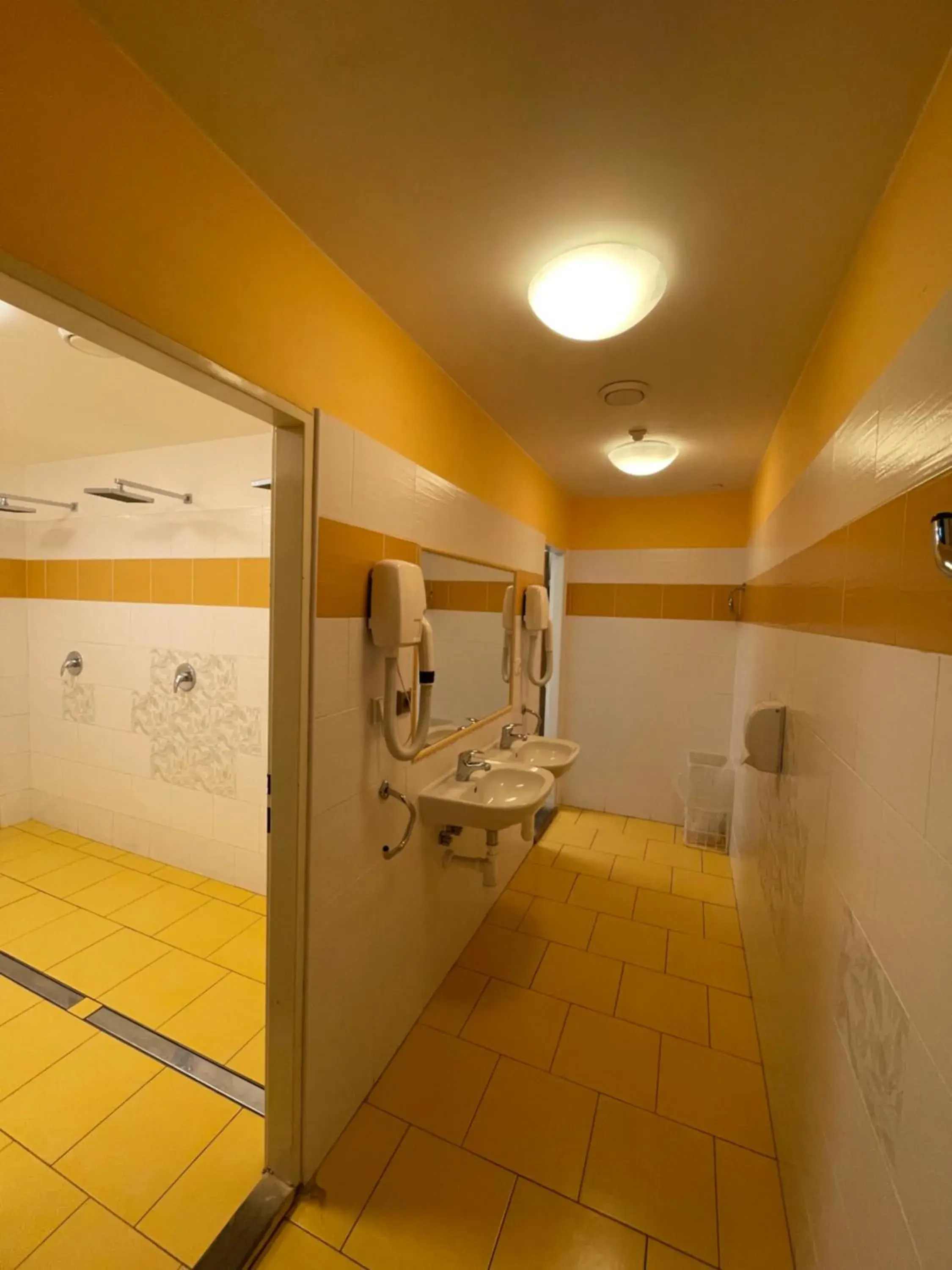 Budget Family Room with Shared Bathroom - single occupancy in Hotel Skicentrum Budget Family Room with Shared Bathroom - single occupancy in Hotel Skicentrum