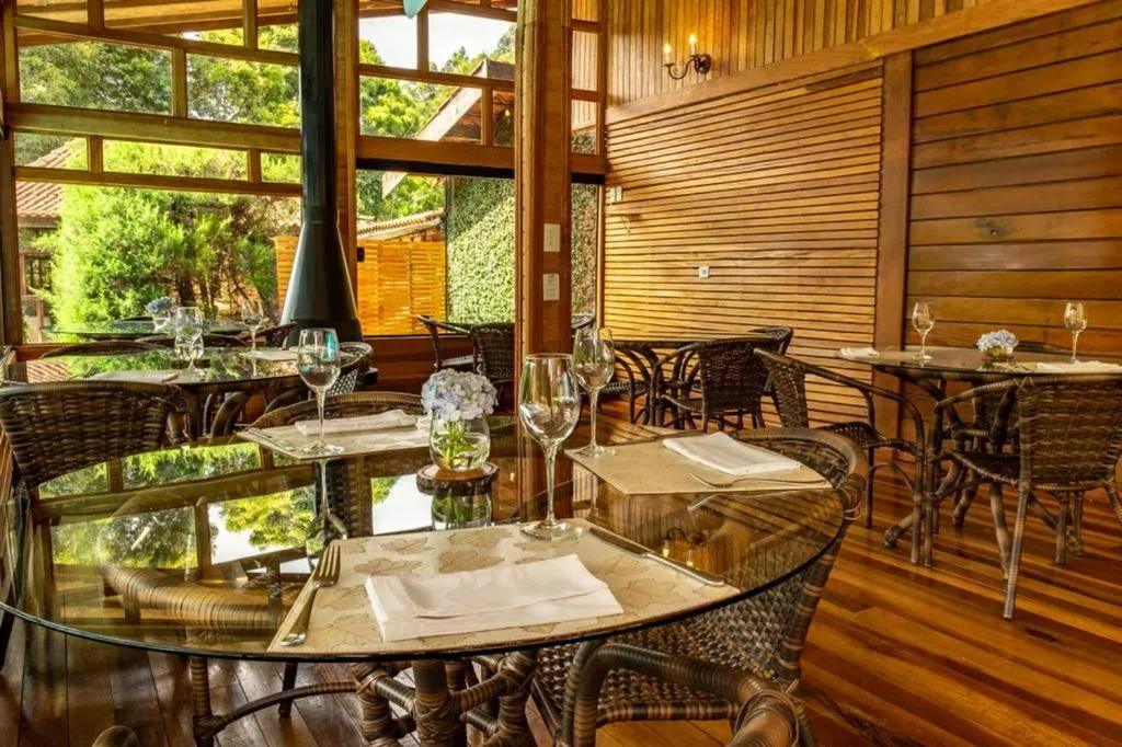 Restaurant/places to eat in Pousada Solar D'Araucaria