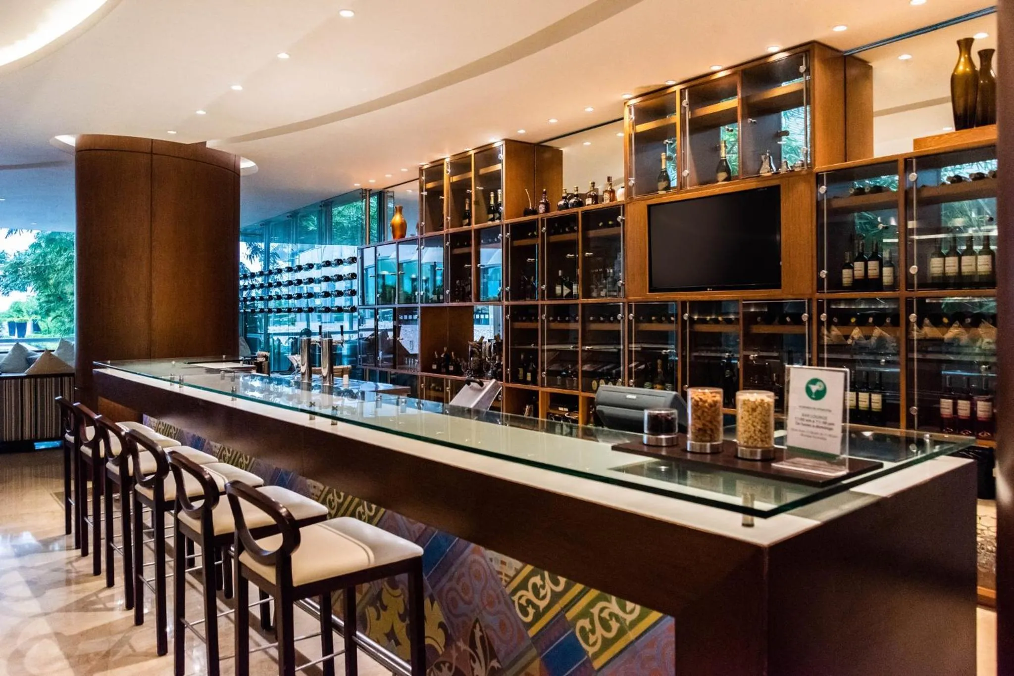 Lounge or bar in Holiday Inn Cartagena Morros by IHG