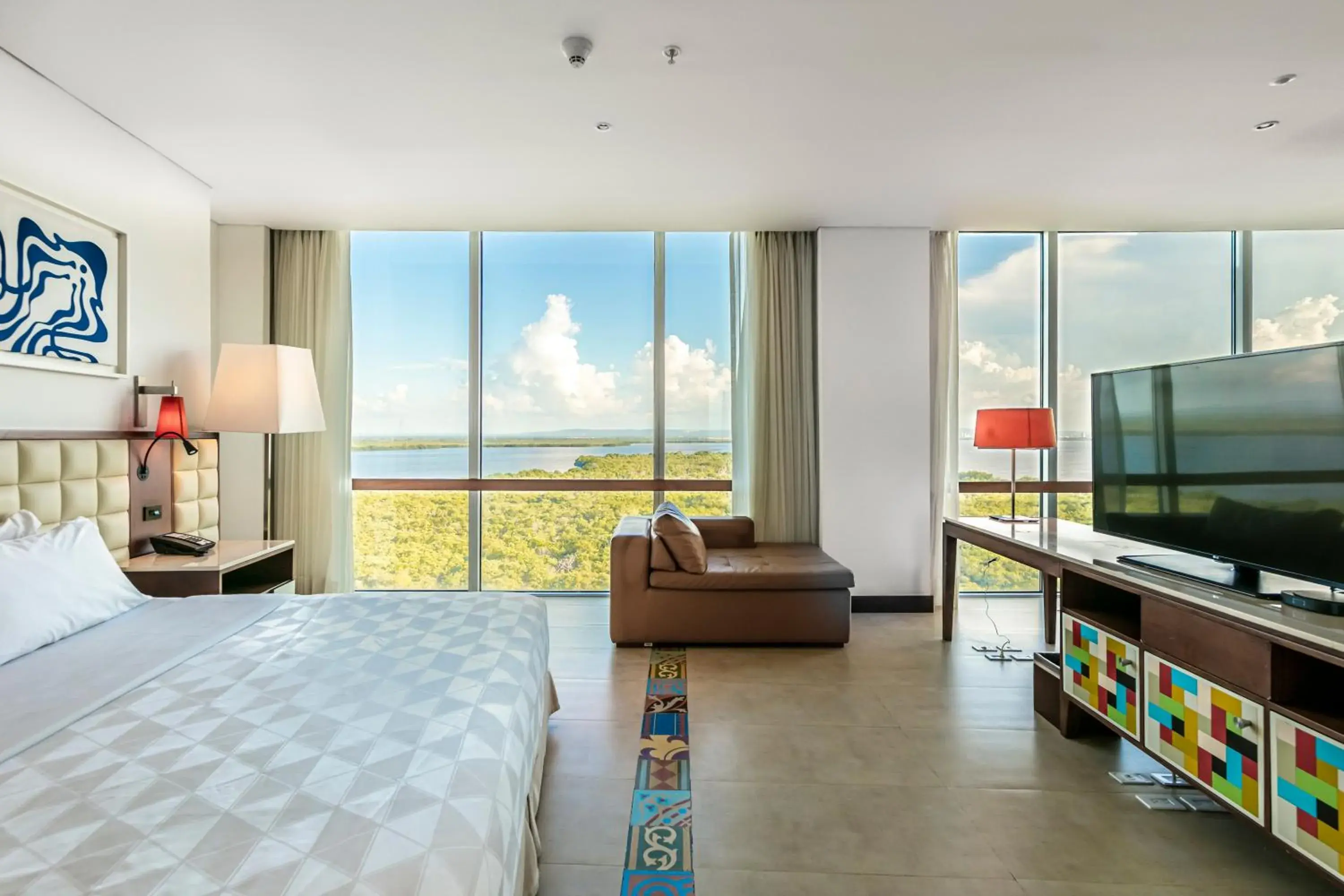 Lake view, Bed in Holiday Inn Cartagena Morros by IHG Lake view, Bed in Holiday Inn Cartagena Morros by IHG