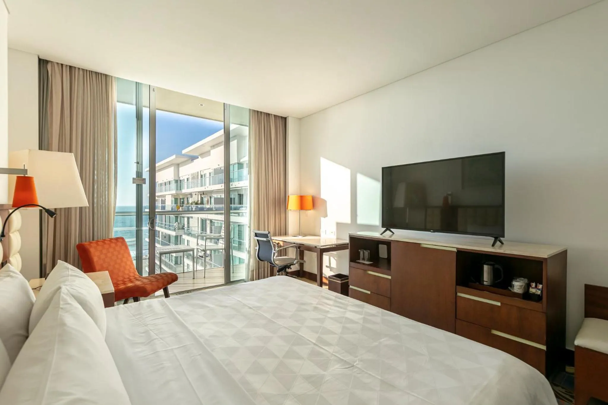 Photo of the whole room, Bed in Holiday Inn Cartagena Morros by IHG