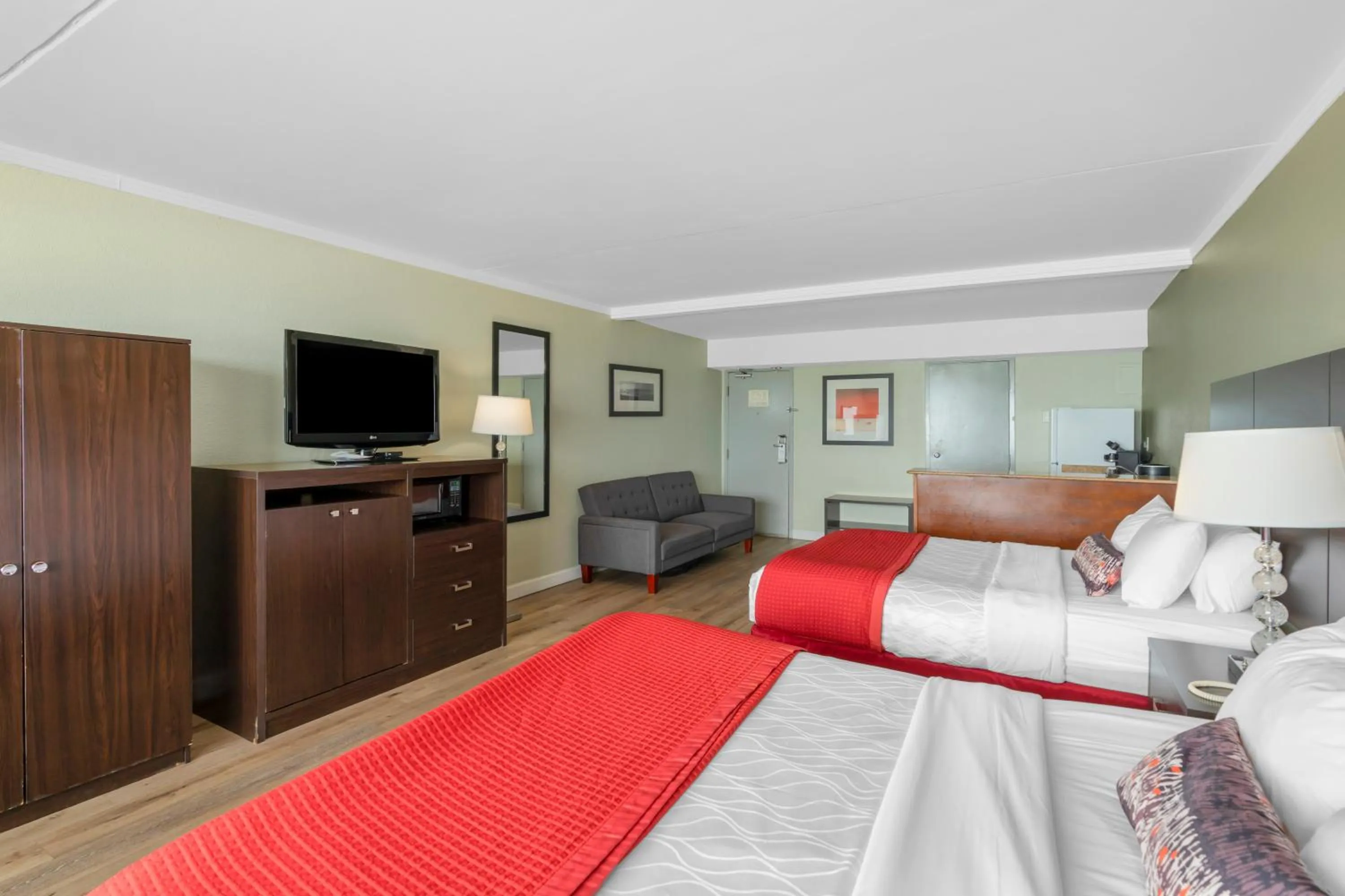 Bed in Sandcastle Resort