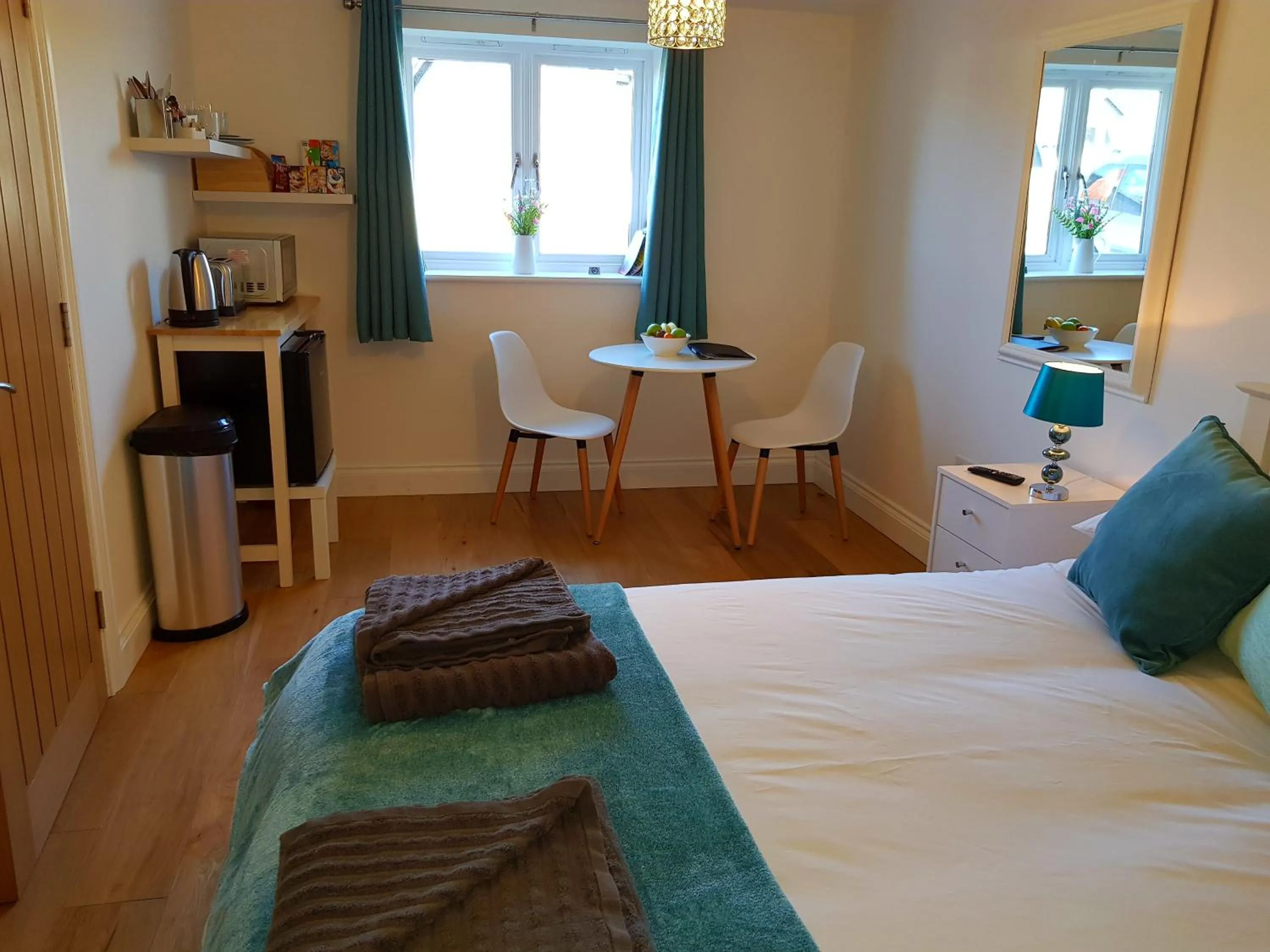 Photo of the whole room, Bed in Primrose House