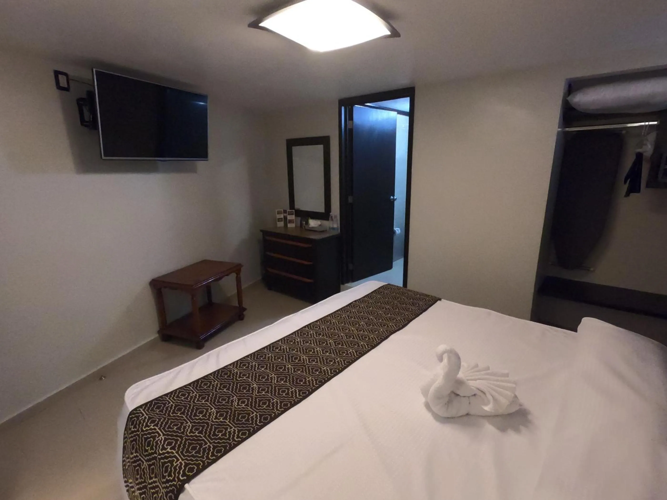 TV and multimedia, Bed in Hotel San Diego