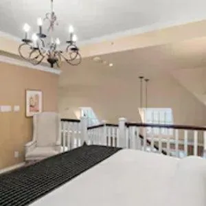 Bedroom, Bed in Oak Bay Beach Hotel