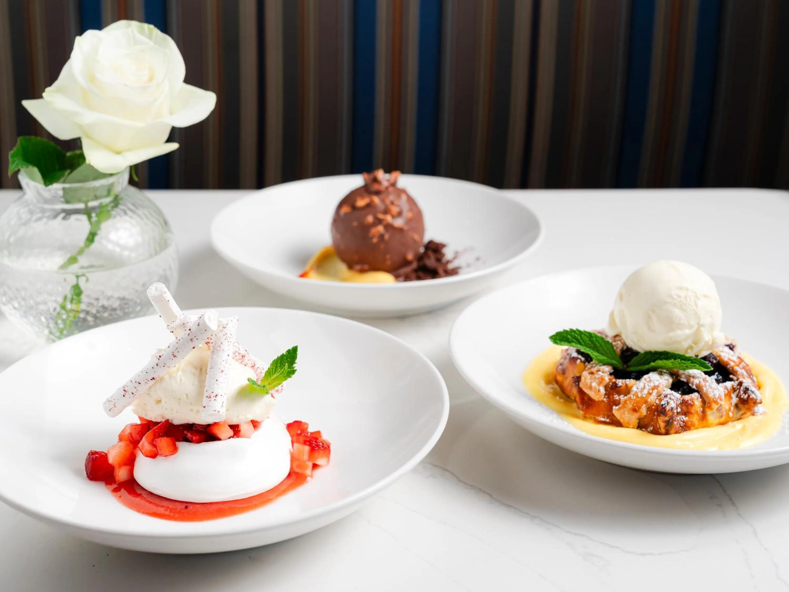 Restaurant/places to eat in Oak Bay Beach Hotel