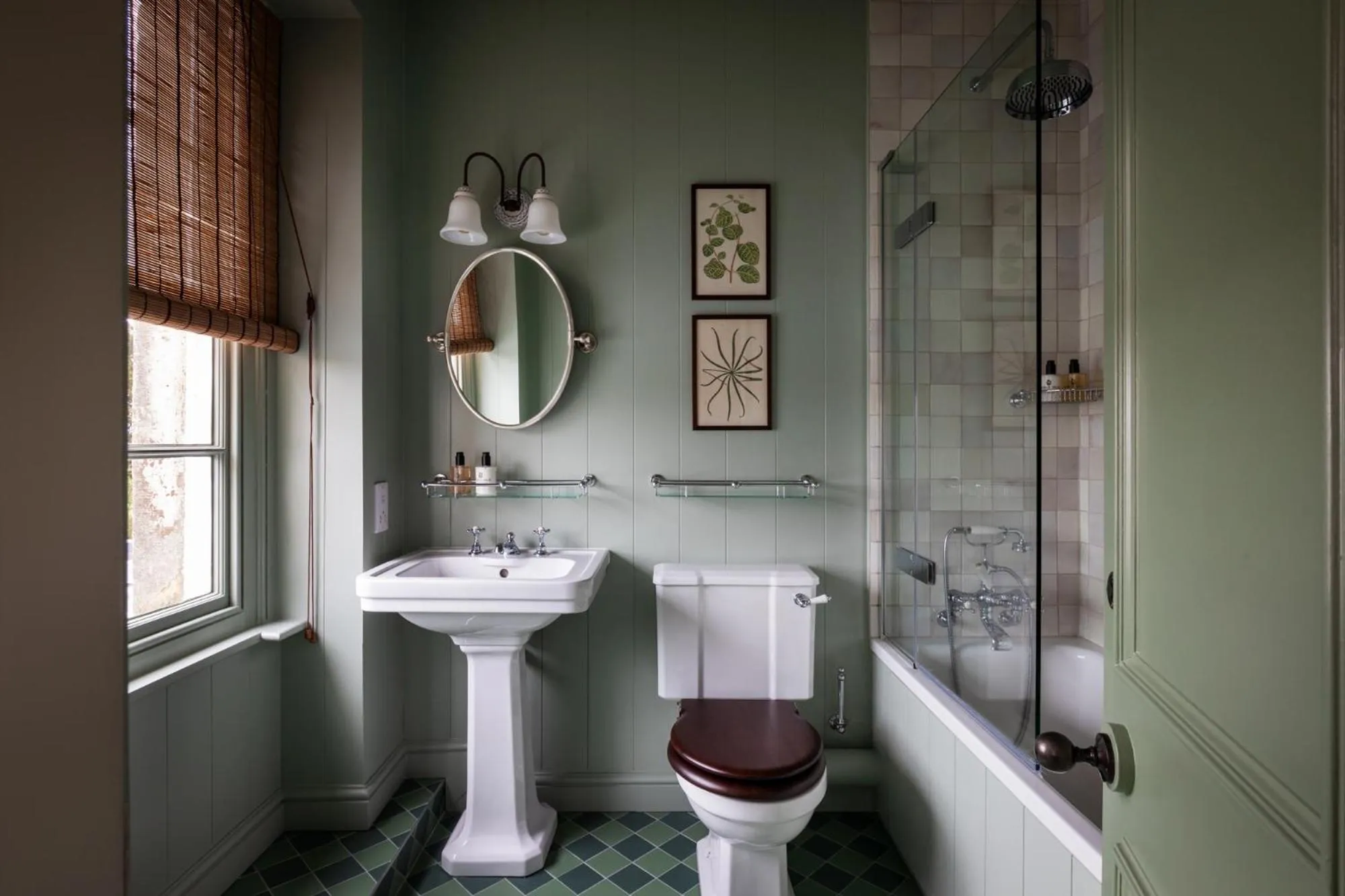 Bathroom in Cavendish Hotel