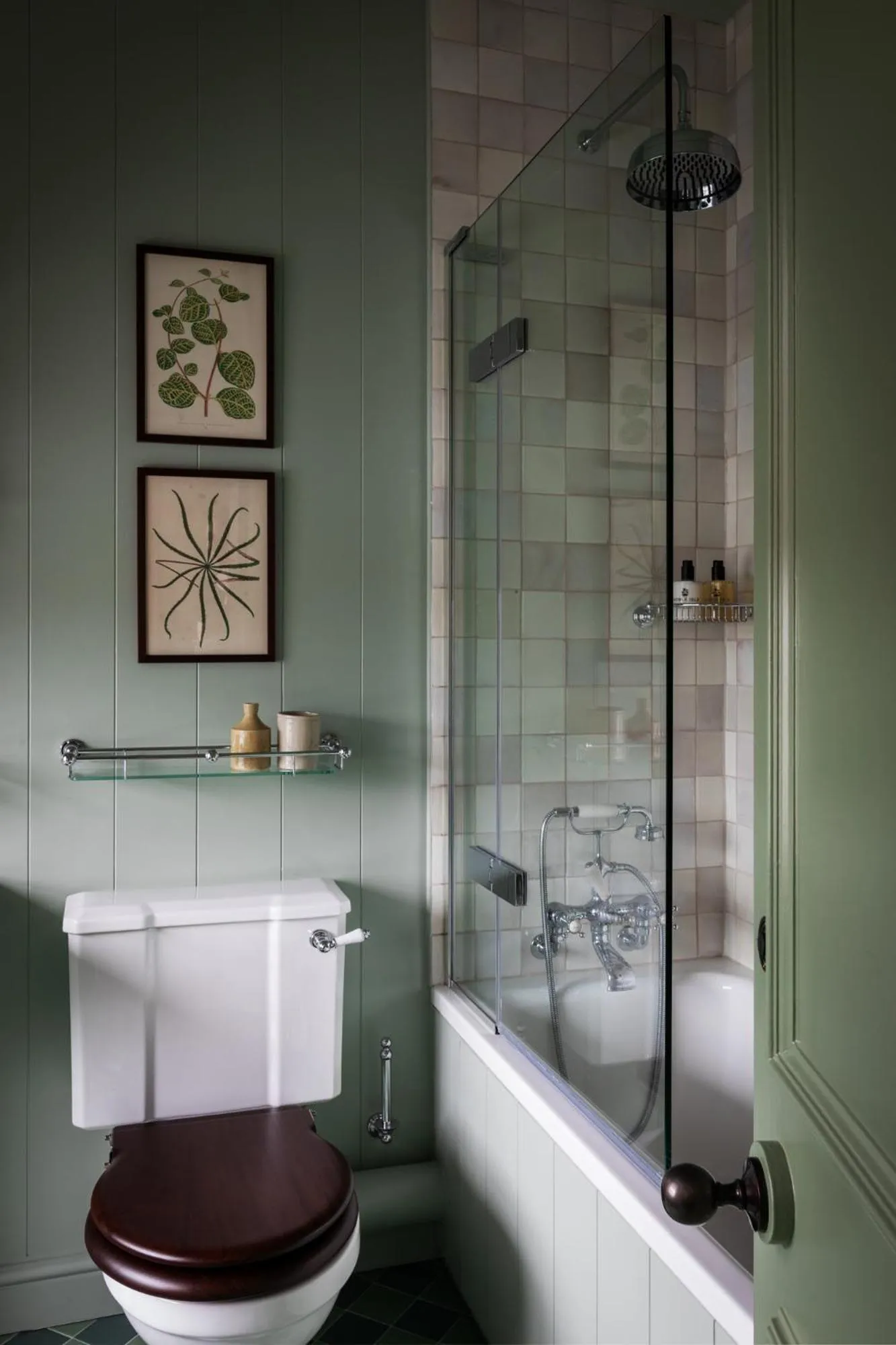 Bathroom in Cavendish Hotel