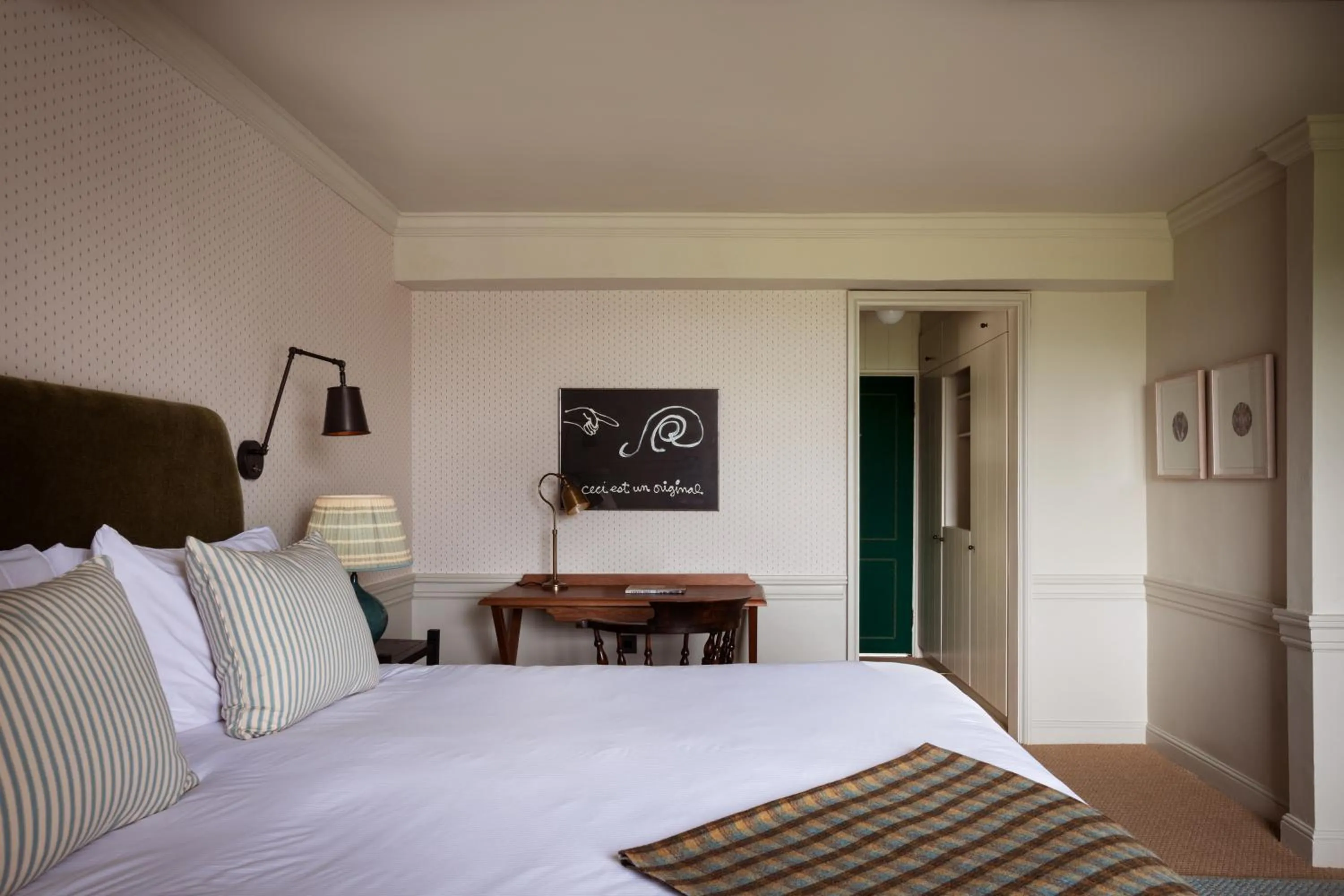 Bed in Cavendish Hotel