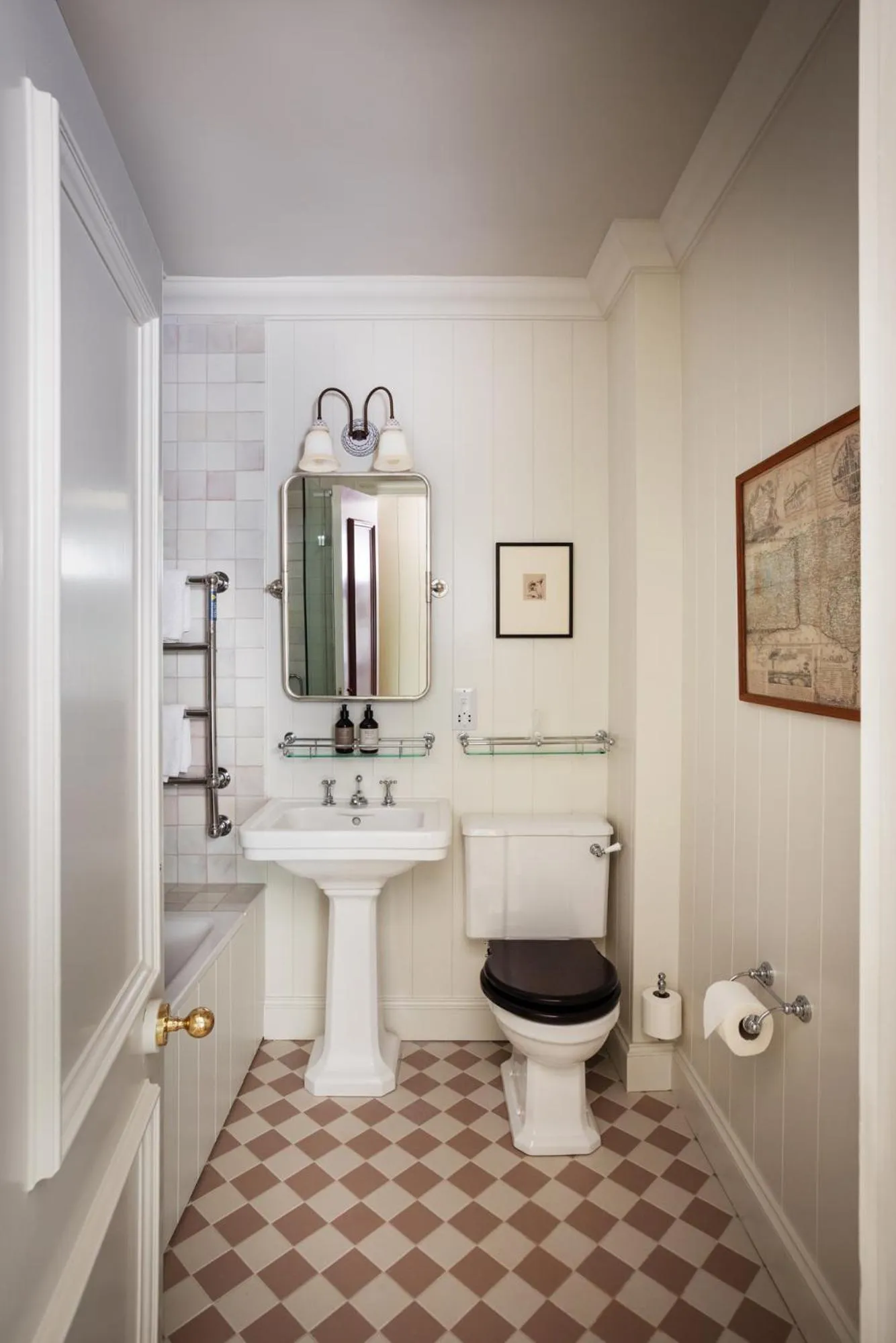 Bathroom in Cavendish Hotel