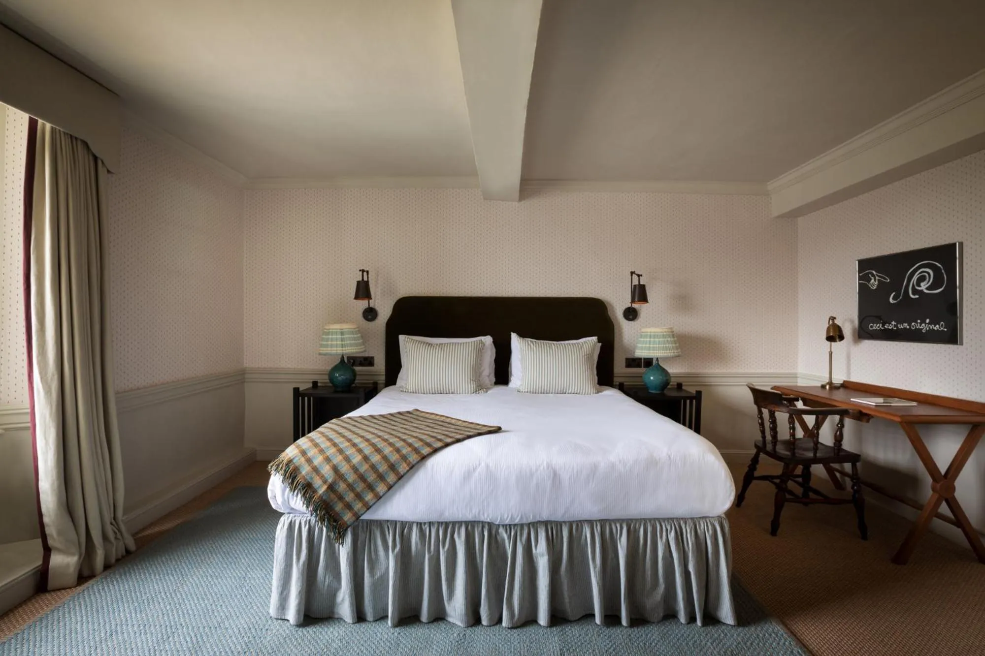 Bed in Cavendish Hotel