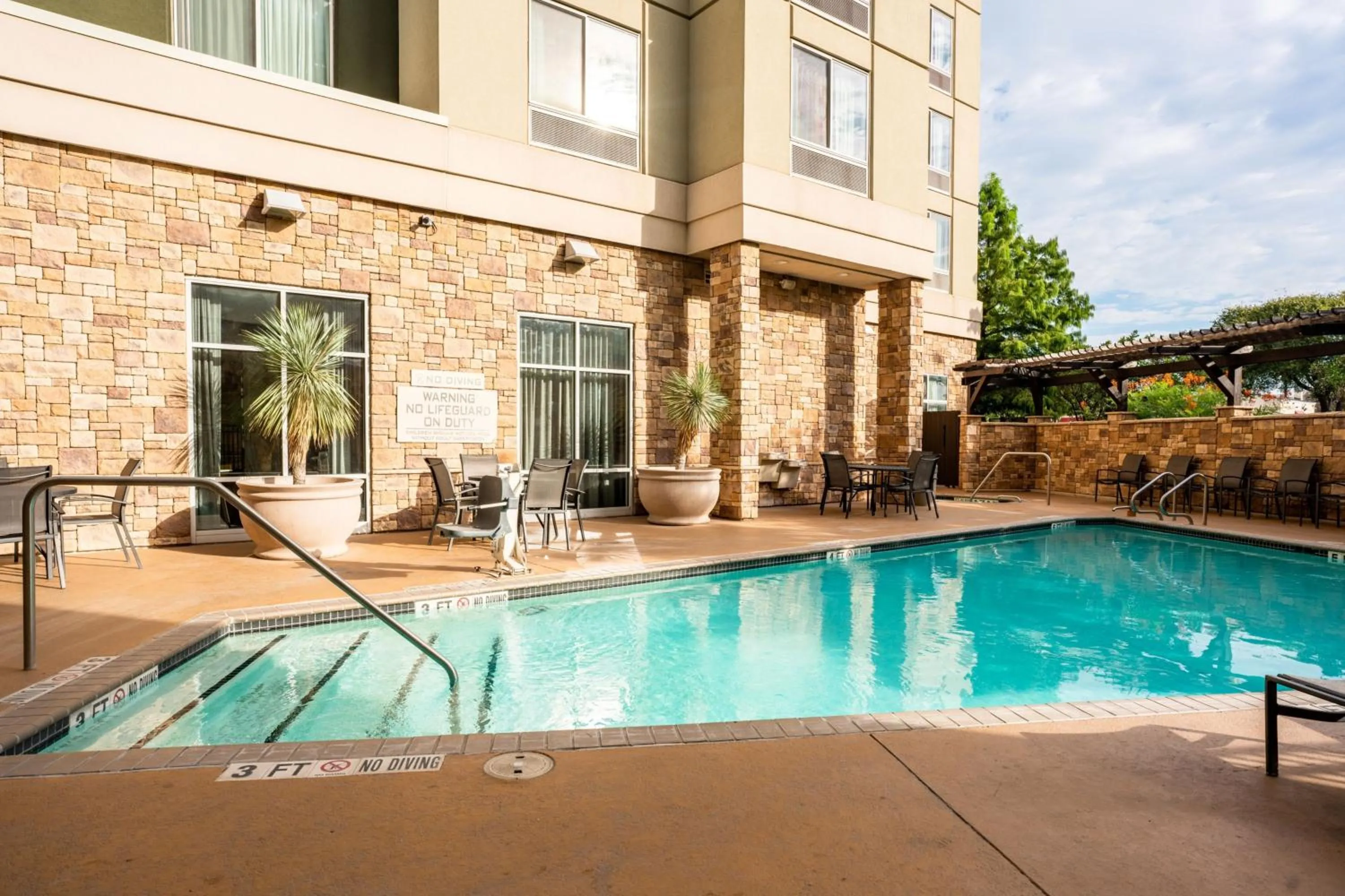 Swimming pool in Fairfield by Marriott San Antonio Alamo Plaza Convention Center