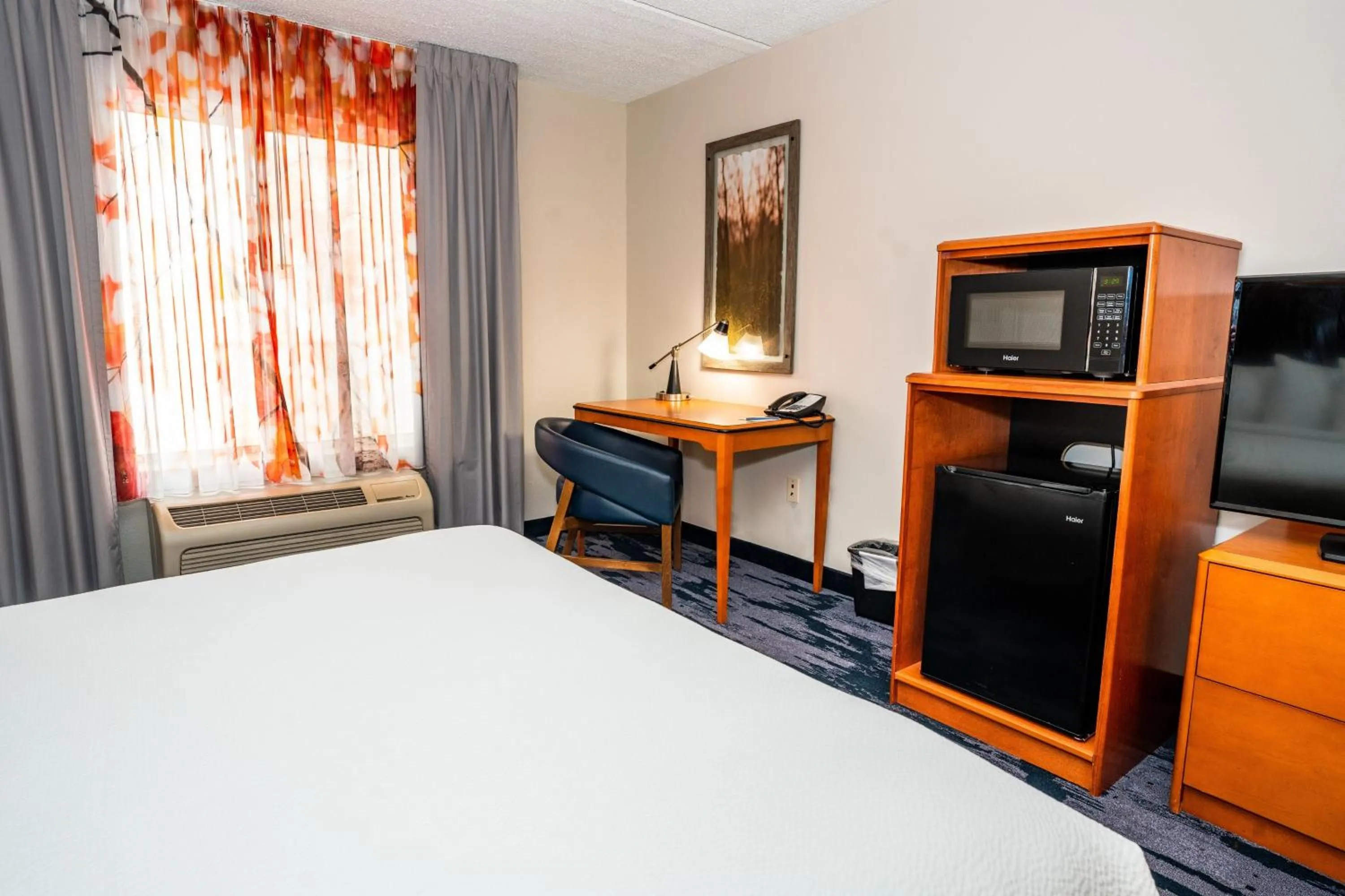 King Room - Hearing Accessible in Fairfield by Marriott San Antonio Alamo Plaza Convention Center