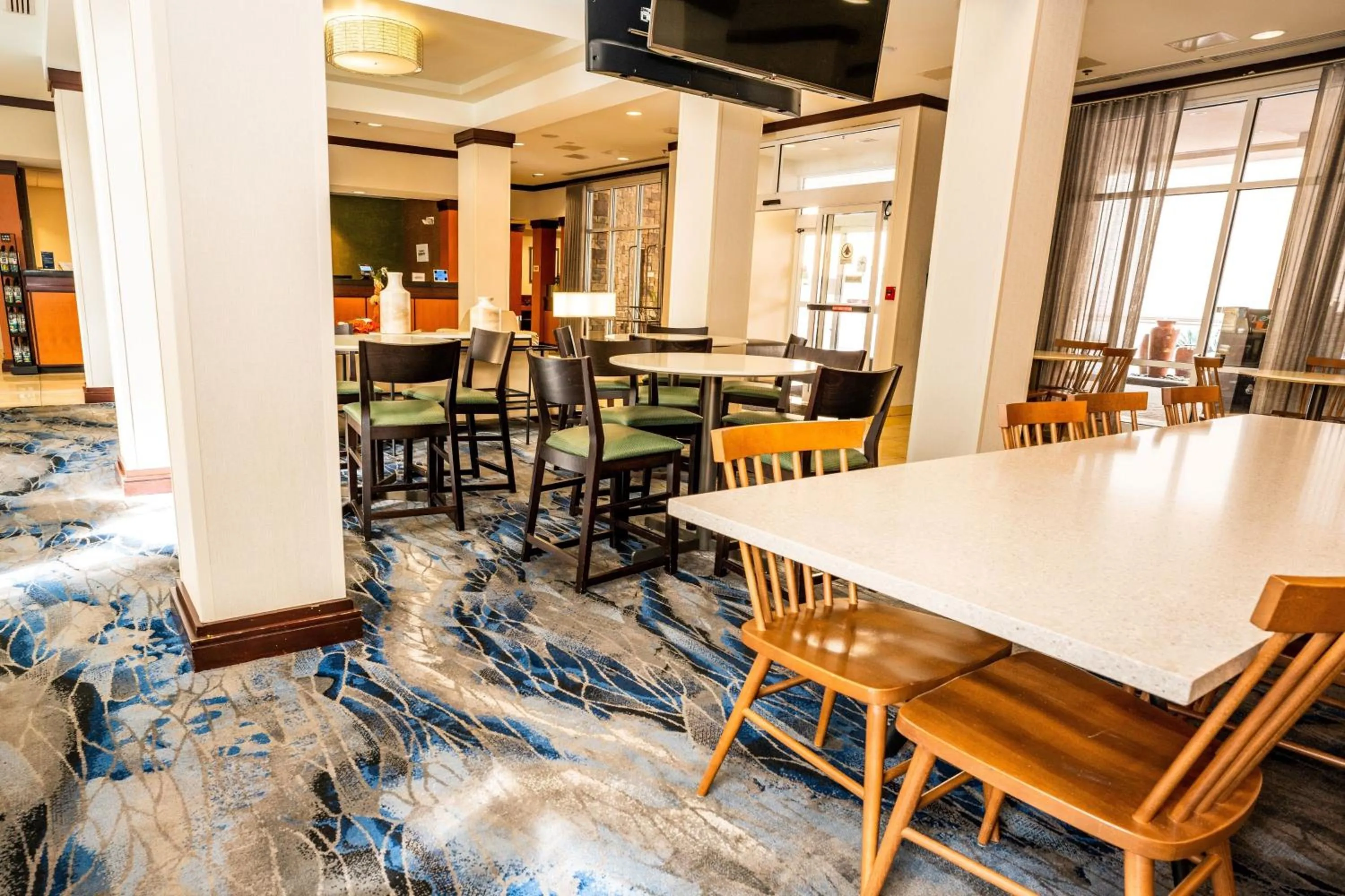 Lobby or reception in Fairfield by Marriott San Antonio Alamo Plaza Convention Center