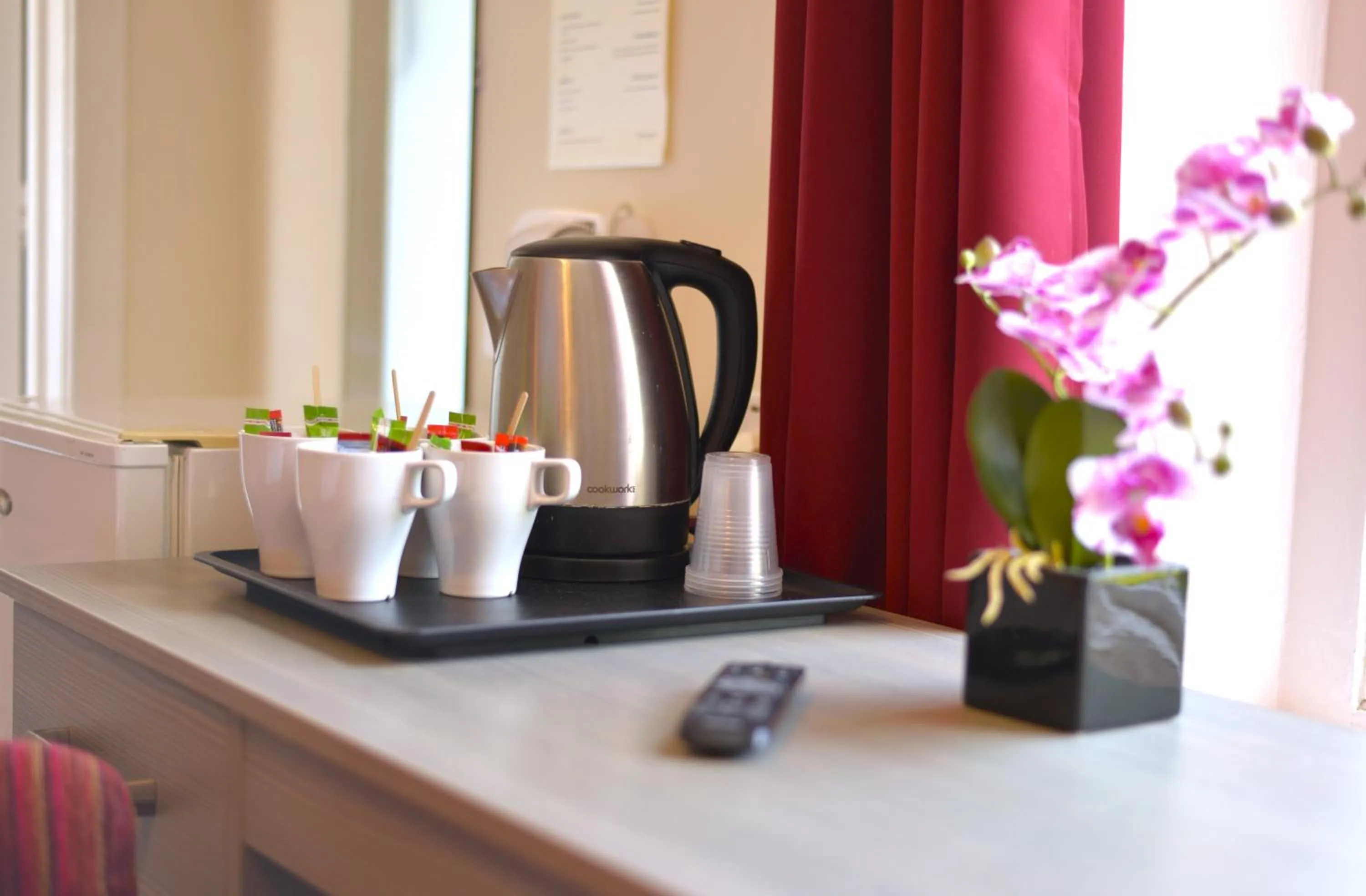 Coffee/Tea Facilities in Piccadilly Hotel