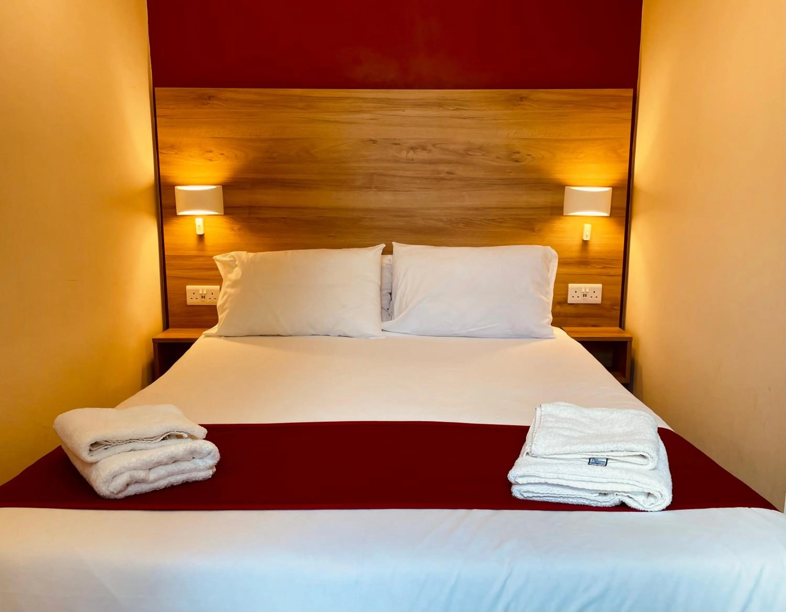 Bed in Piccadilly Hotel