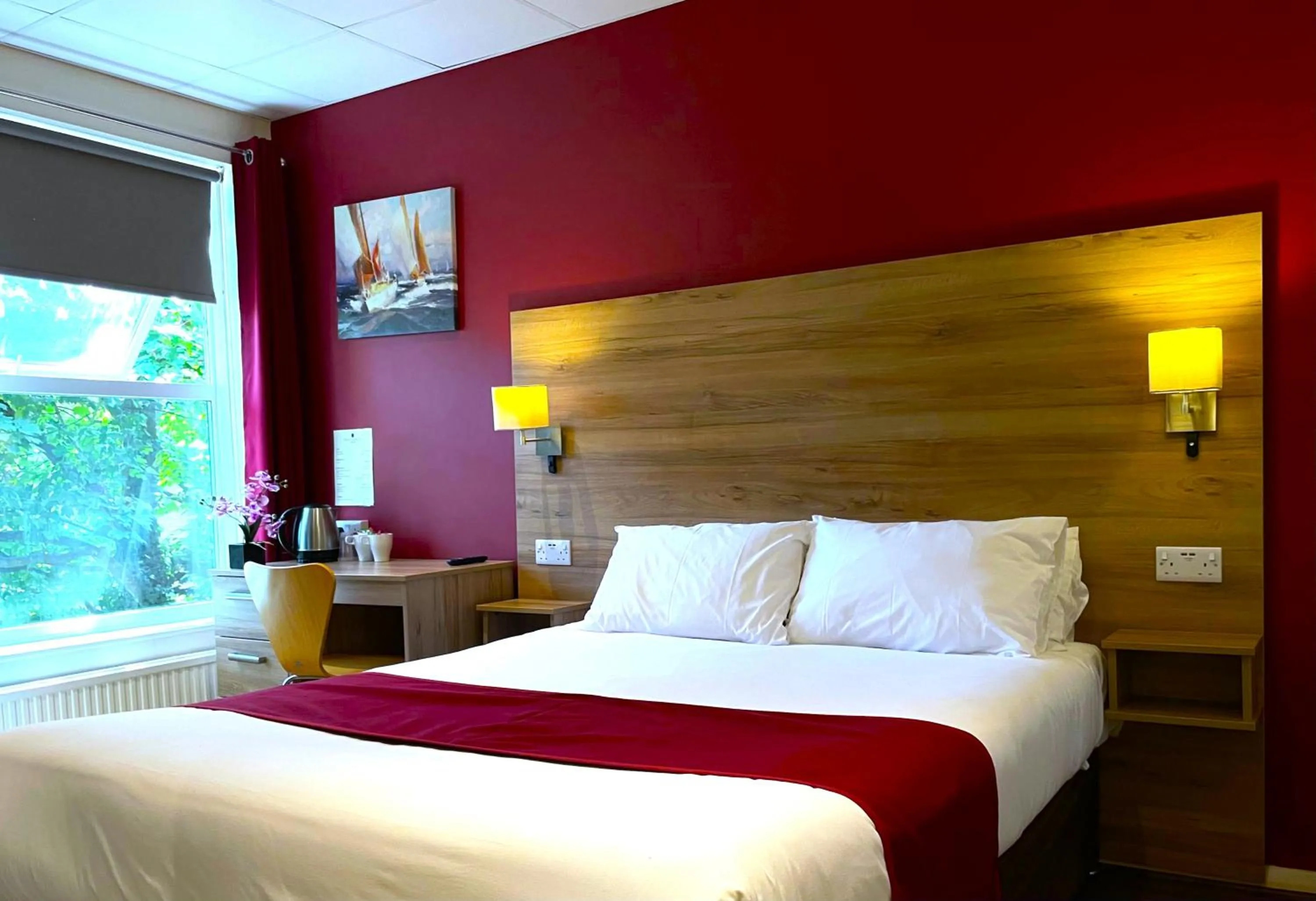 Bed in Piccadilly Hotel