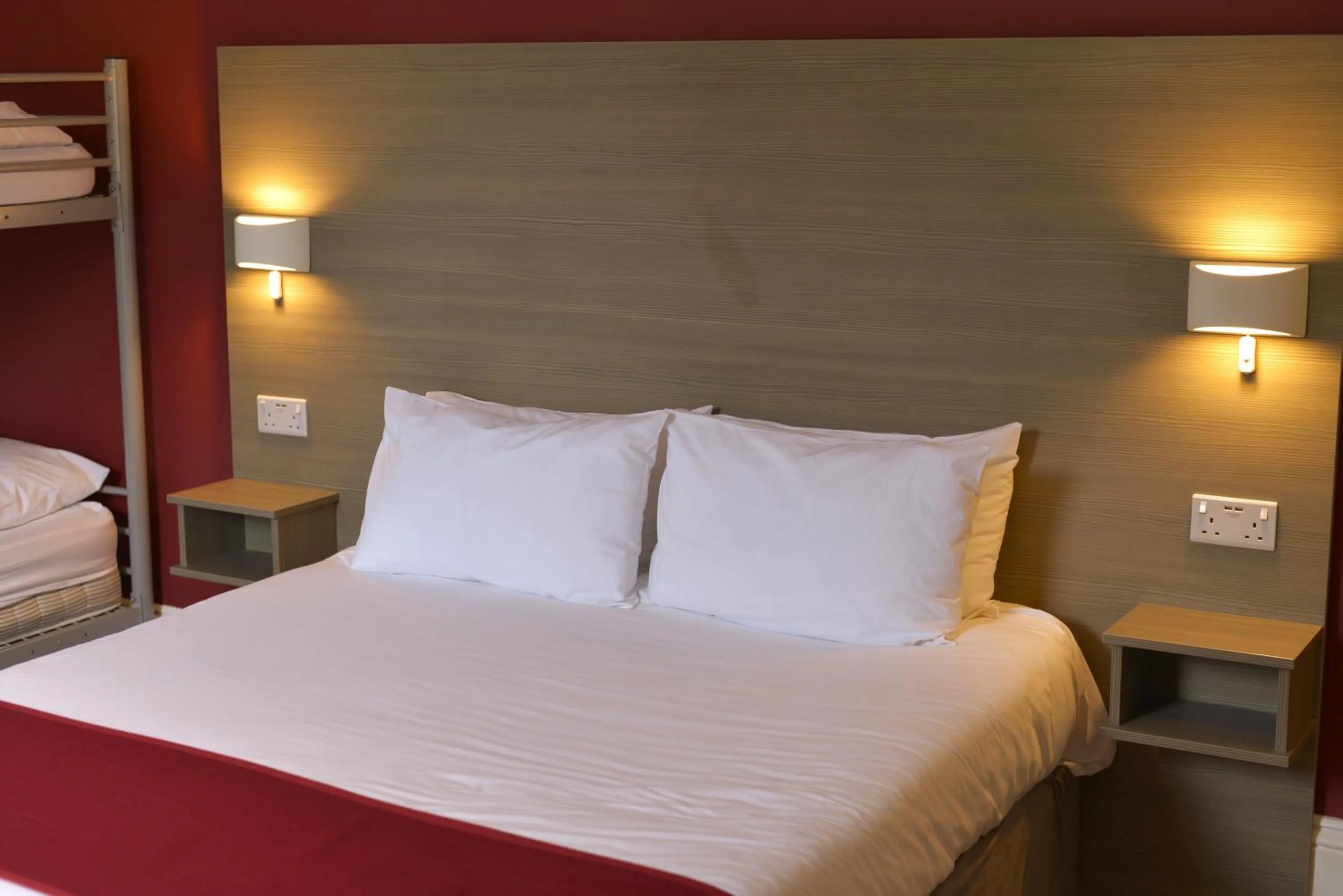 Bed in Piccadilly Hotel