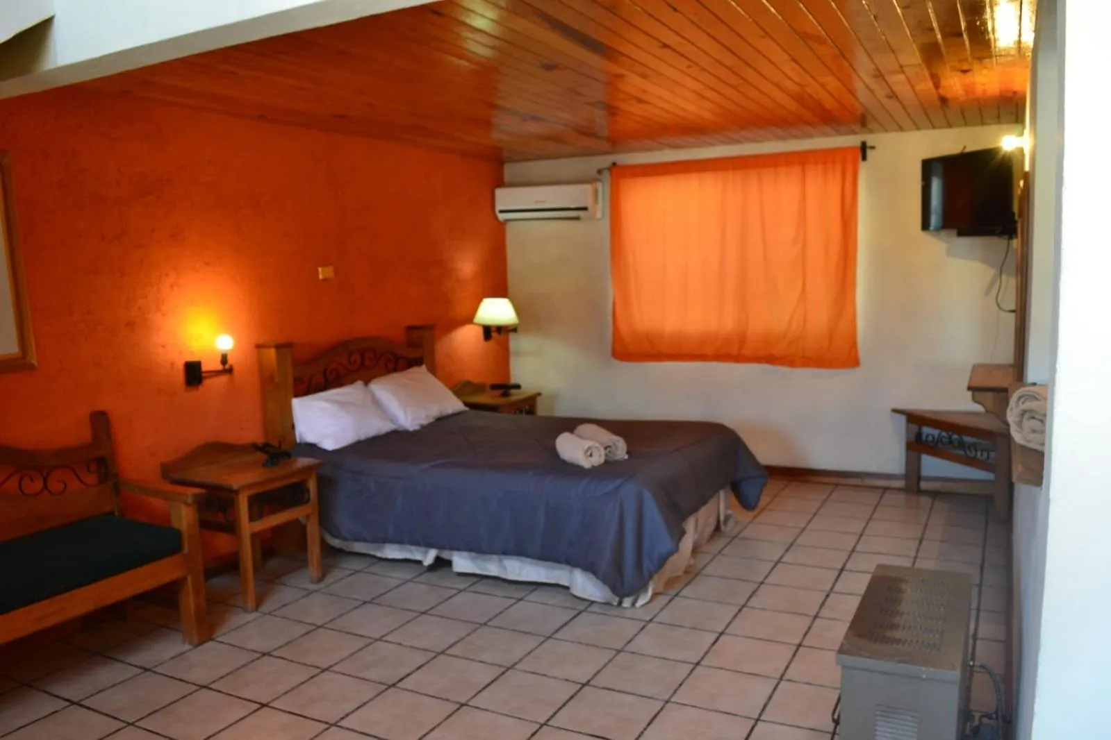 Bed in Villa Santa Cruz Creel