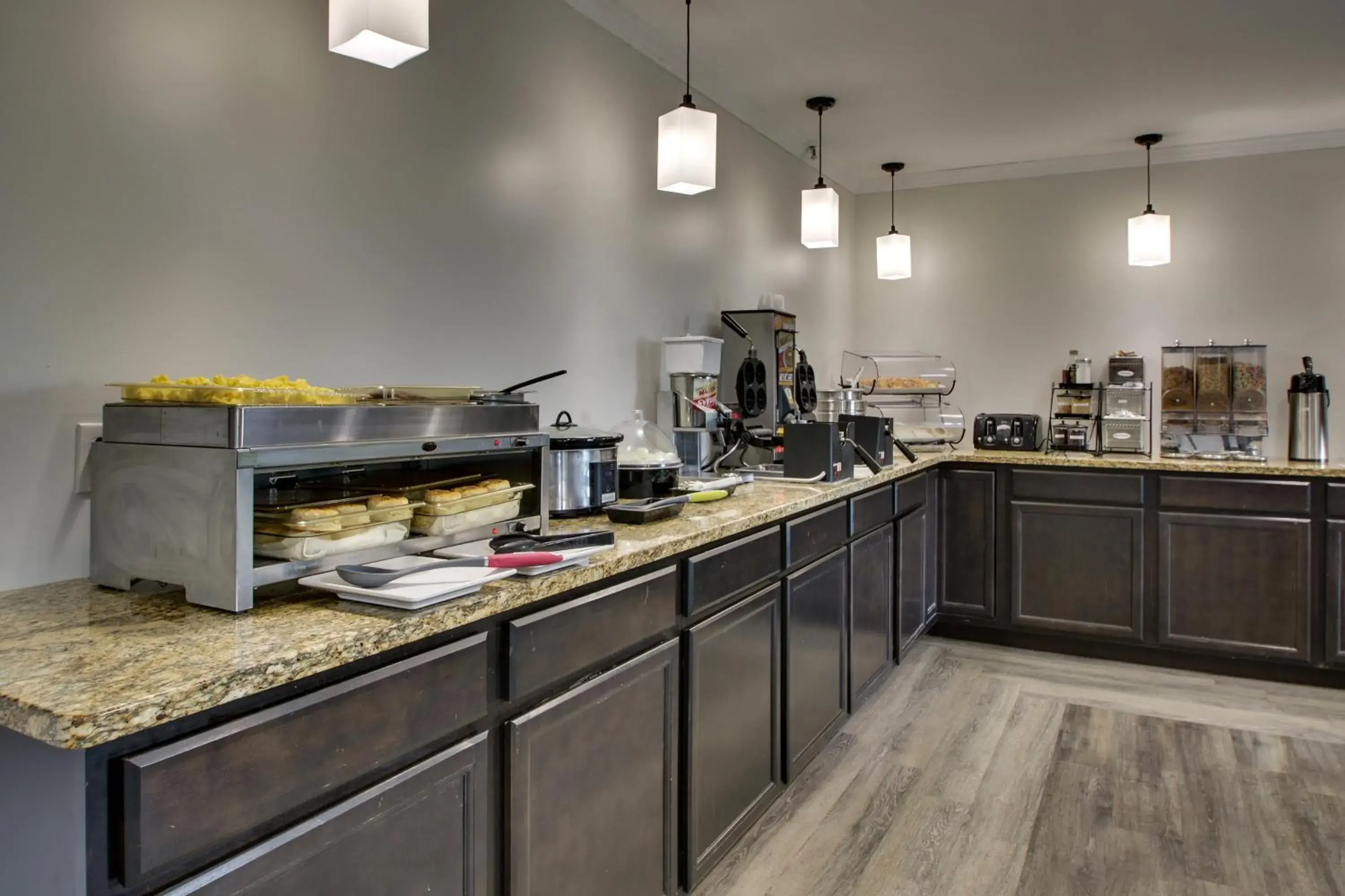 Breakfast in Greenfield Inn & Suites Elizabethtown, KY I65 Exit 94 Breakfast in Greenfield Inn & Suites Elizabethtown, KY I65 Exit 94