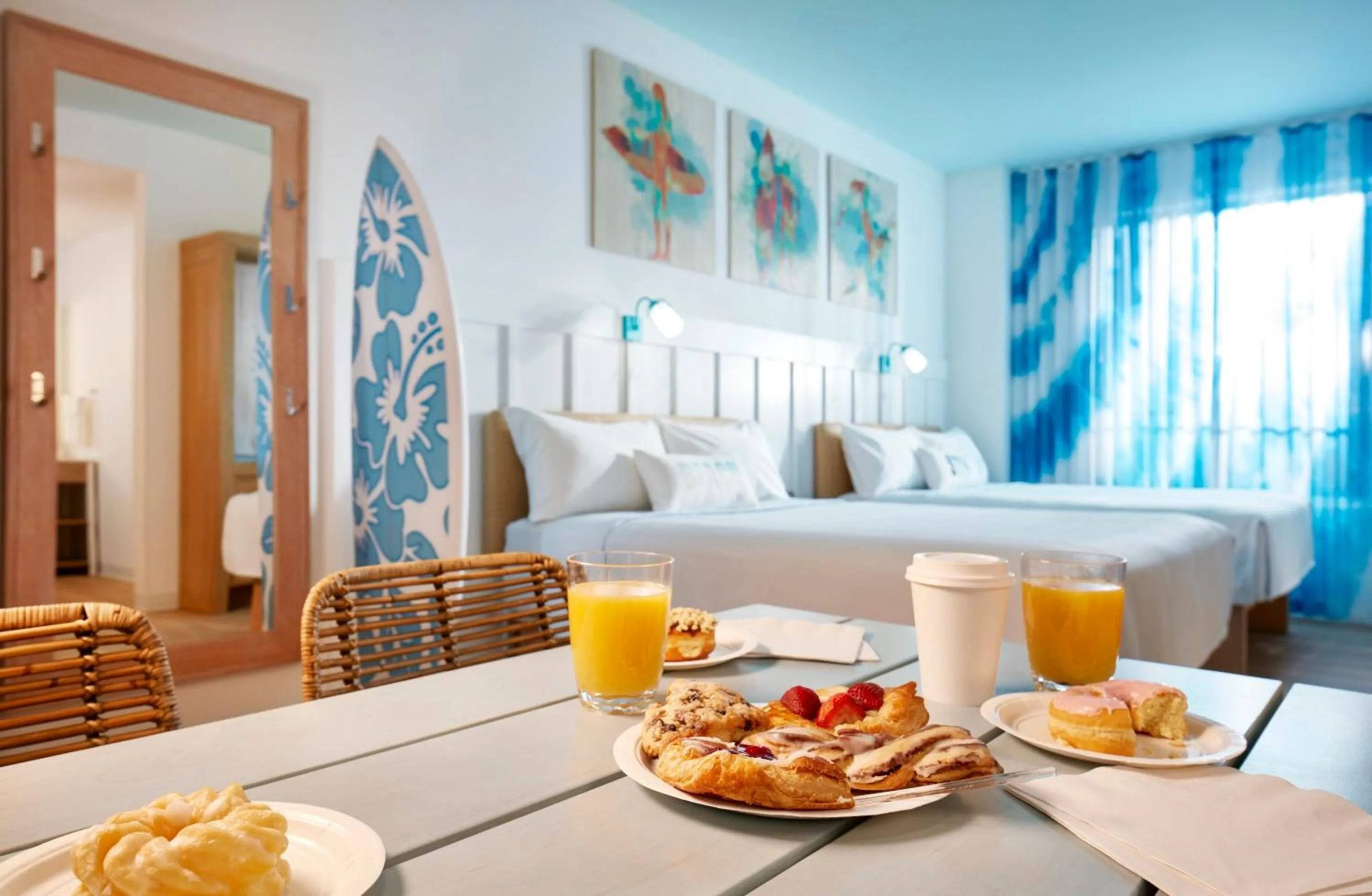 Bed in Universal's Endless Summer Resort - Surfside Inn and Suites