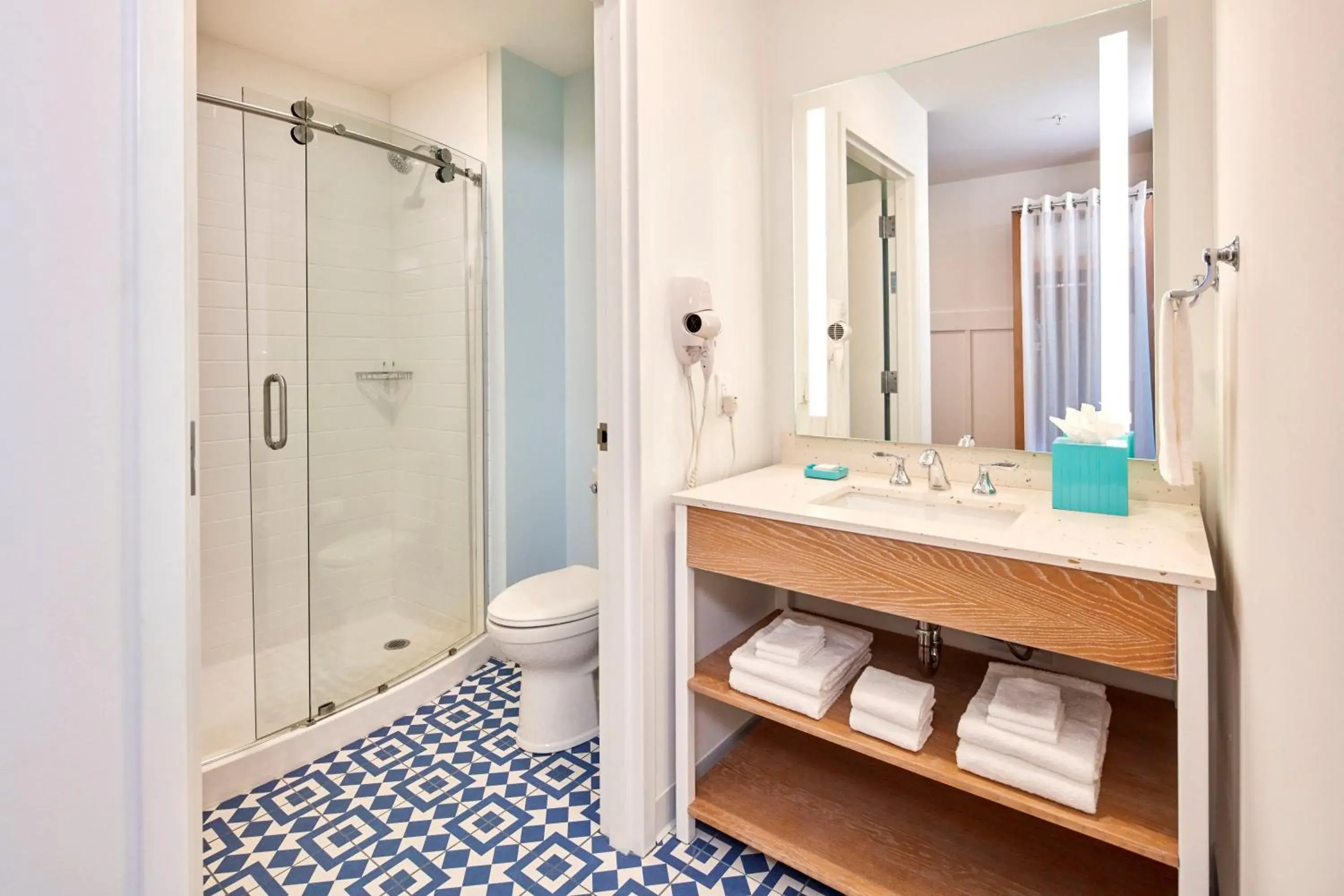 Standard 2 Queen Room (Includes Early Park Admission*) in Universal's Endless Summer Resort - Surfside Inn and Suites Standard 2 Queen Room (Includes Early Park Admission*) in Universal's Endless Summer Resort - Surfside Inn and Suites