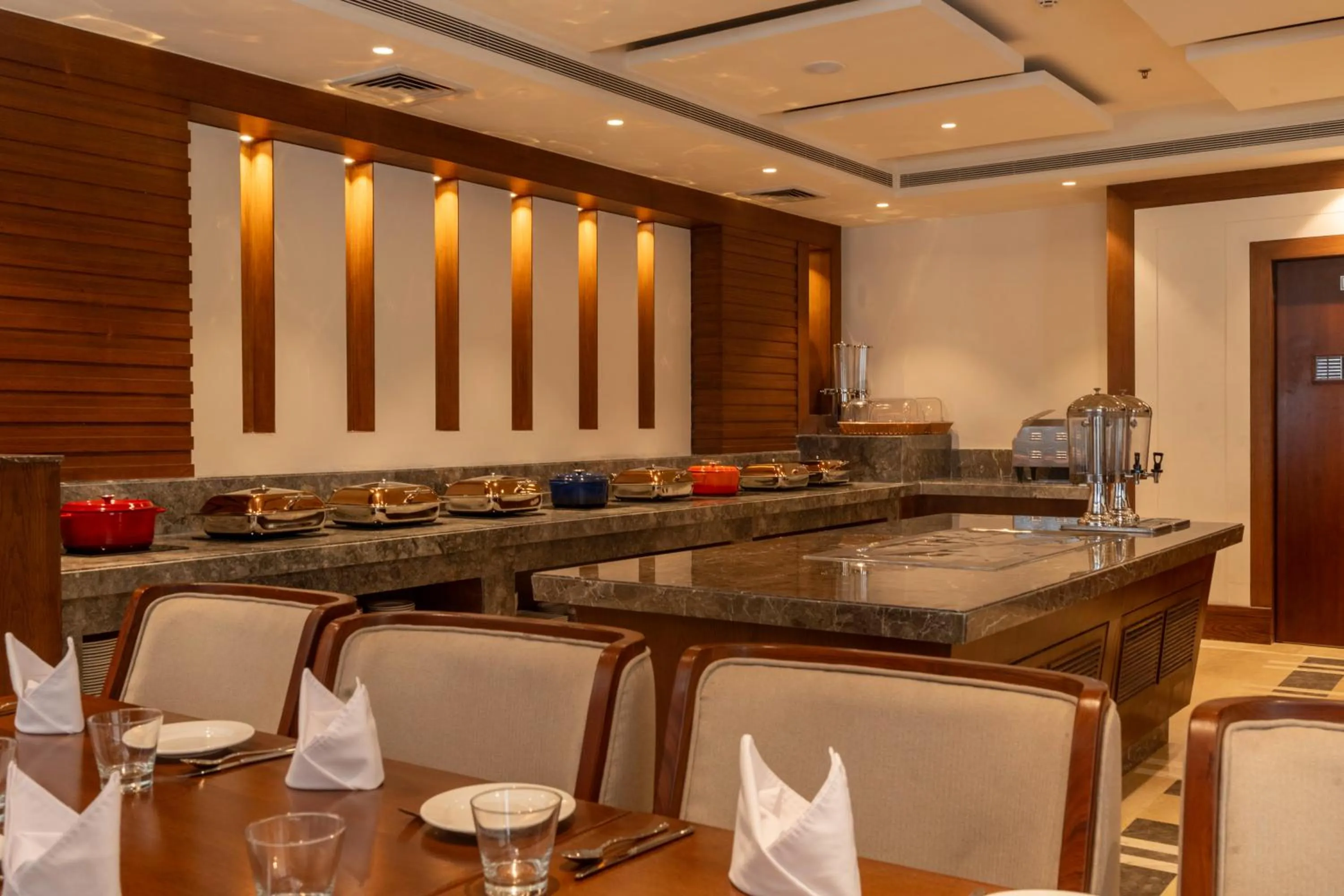 Restaurant/places to eat in Best Western Plus Amritsar
